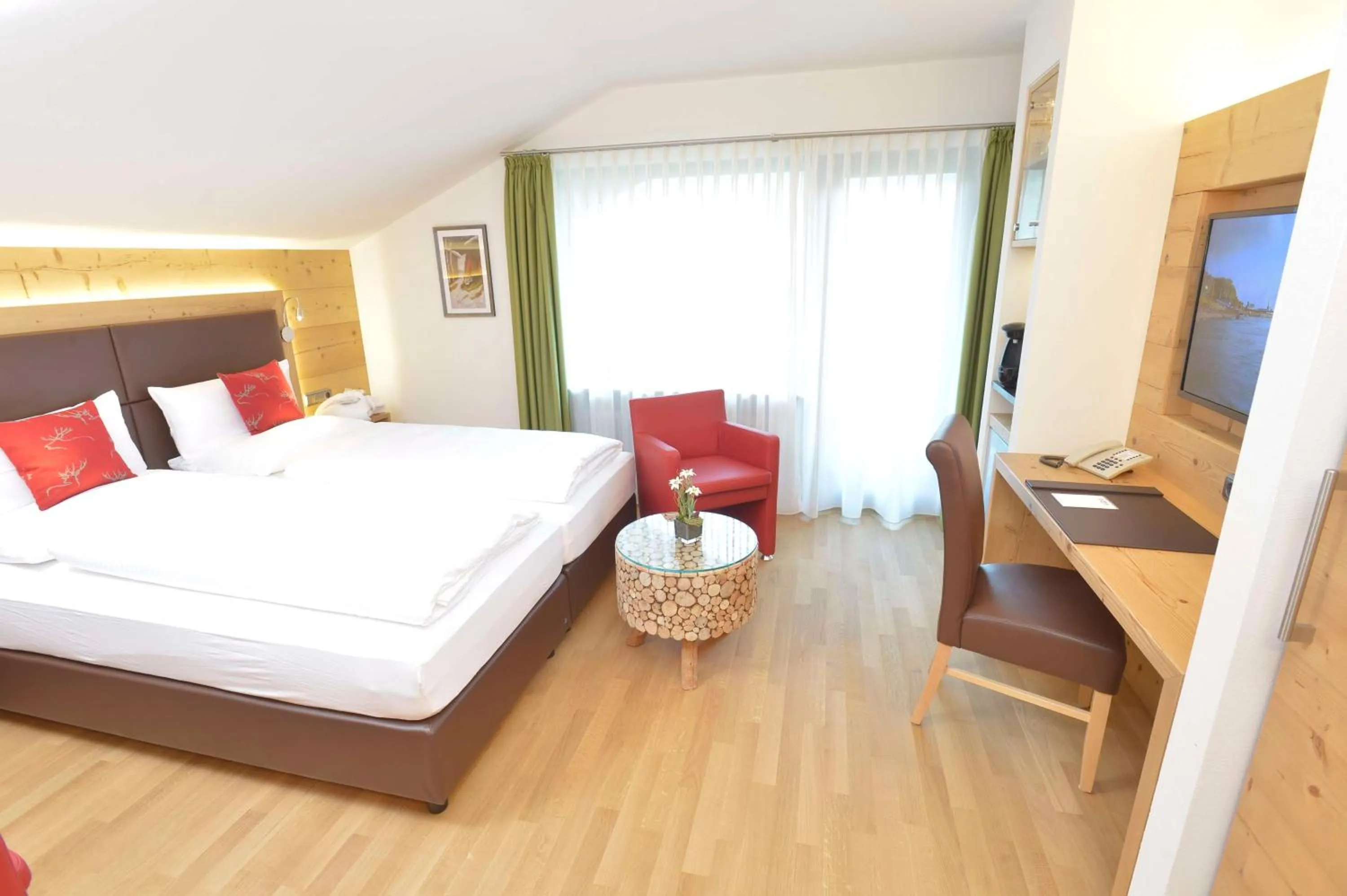 Bedroom, Bed in Alpenhof Oberstdorf Hotel & SPA, Signature Collection by BW