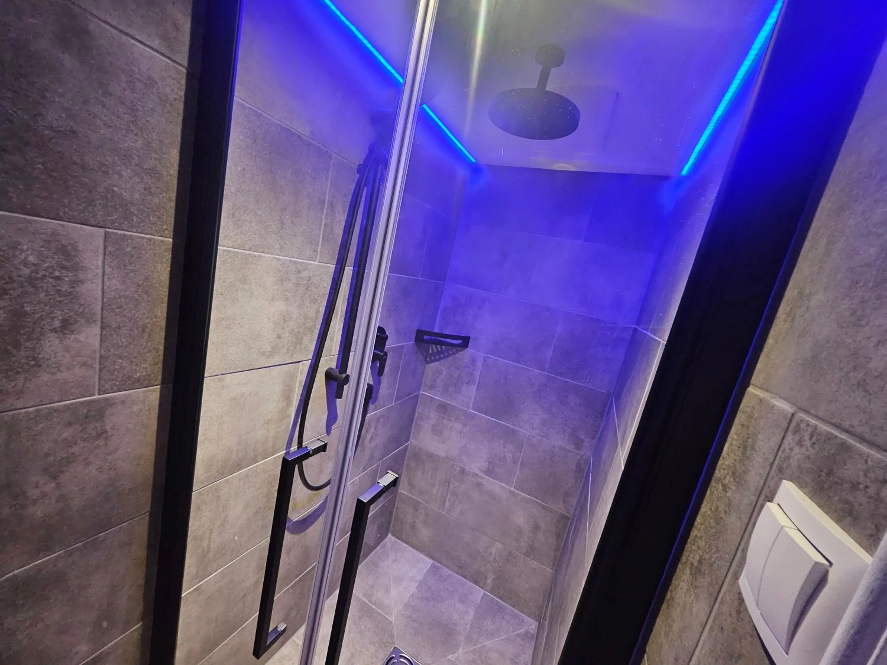 Shower in Hotelpension Oberauer Wagrain