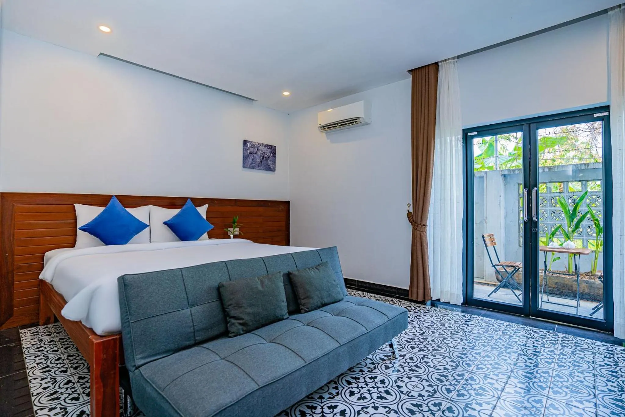 View (from property/room), Bed in Kampot Sweet Boutique