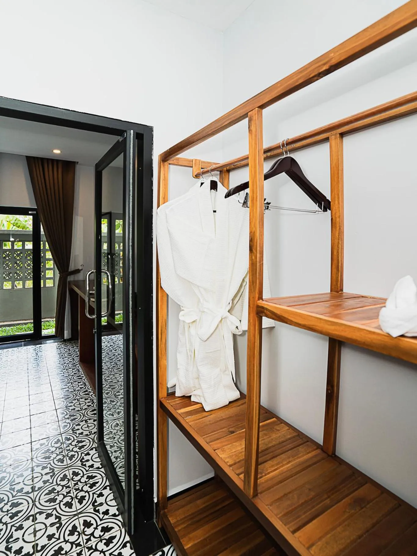 Photo of the whole room, Bed in Kampot Sweet Boutique