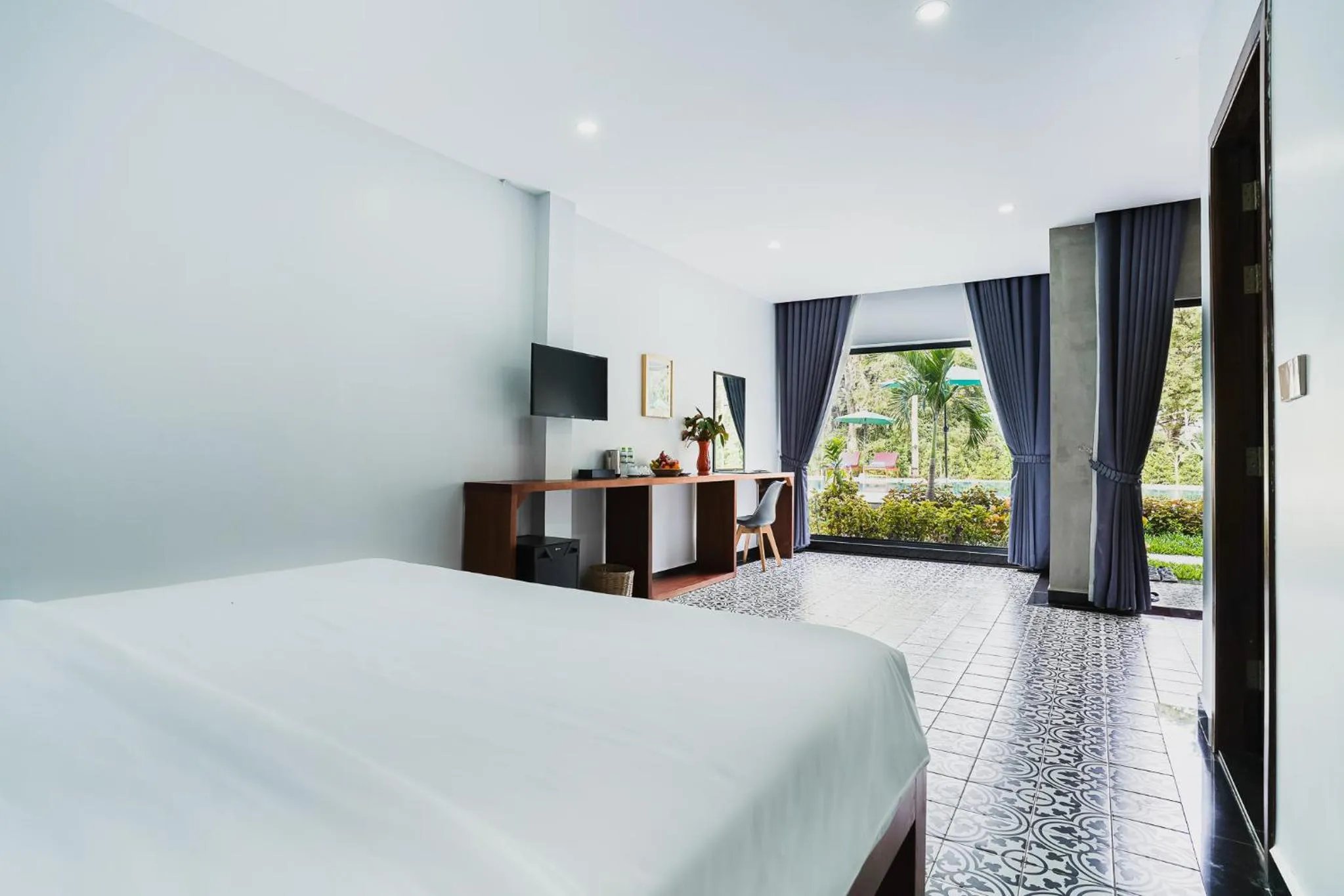 Pool view, Bed in Kampot Sweet Boutique