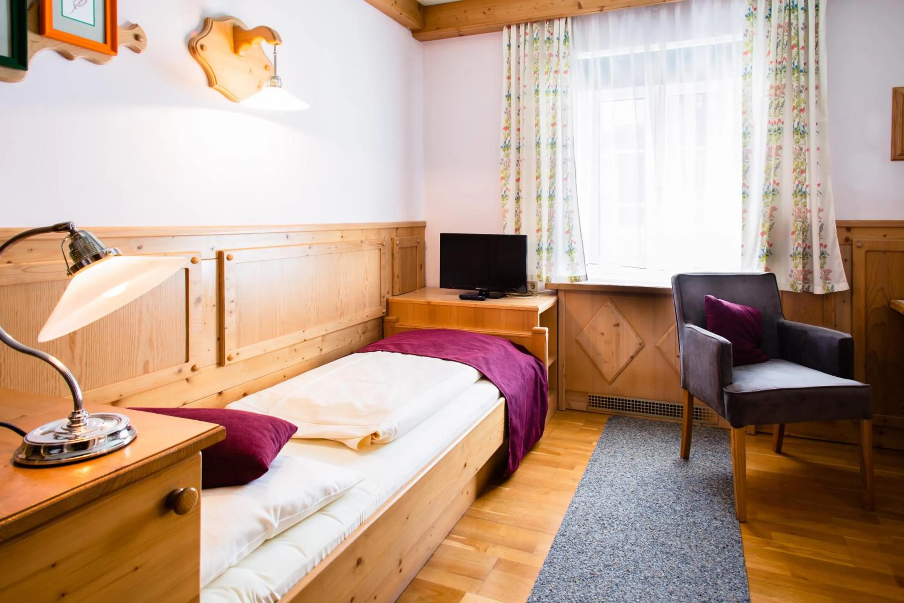 Photo of the whole room, Bed in Scharfegger's Raxalpenhof - Zuhause am Land