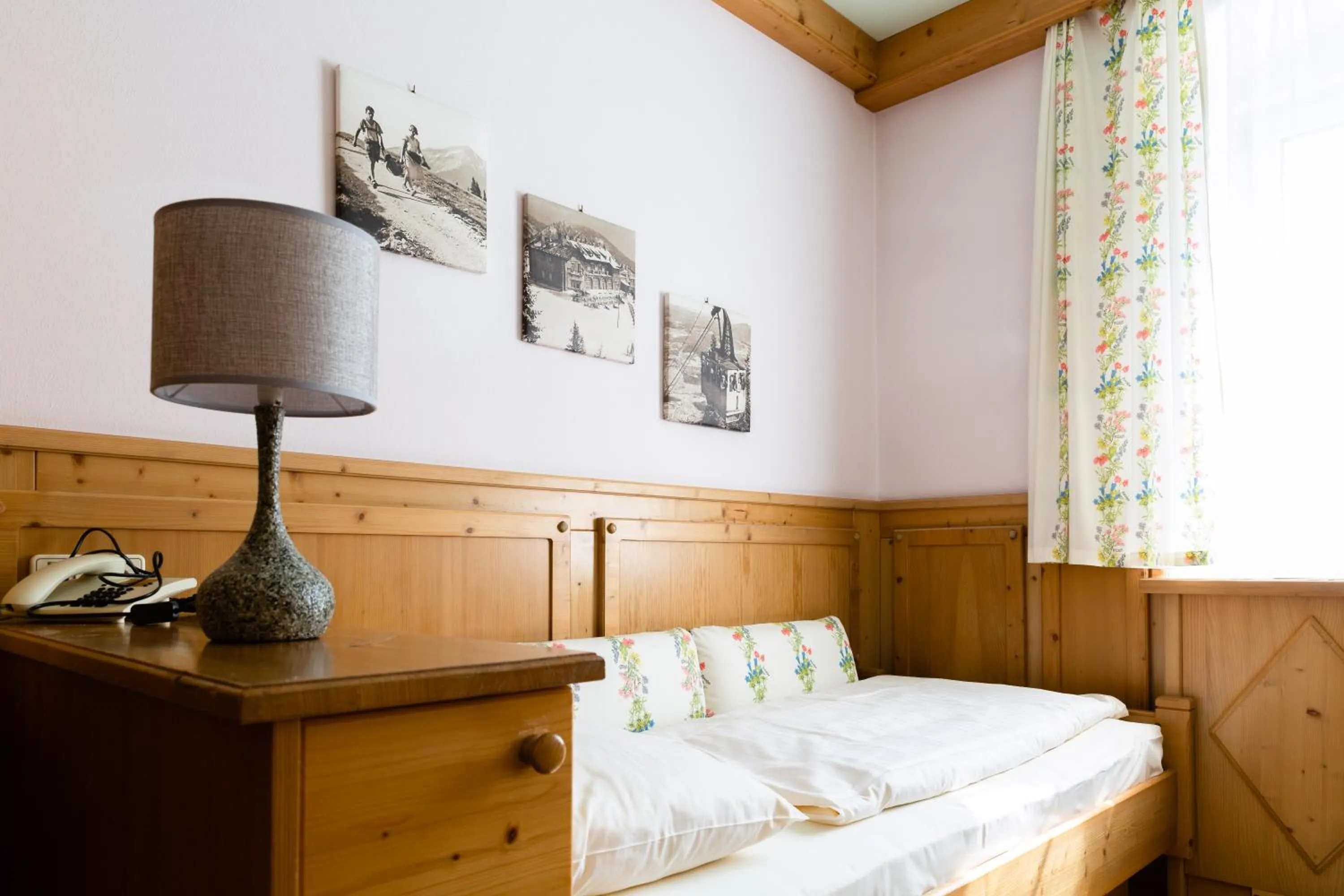 Bedroom, Bed in Scharfegger's Raxalpenhof - Zuhause am Land