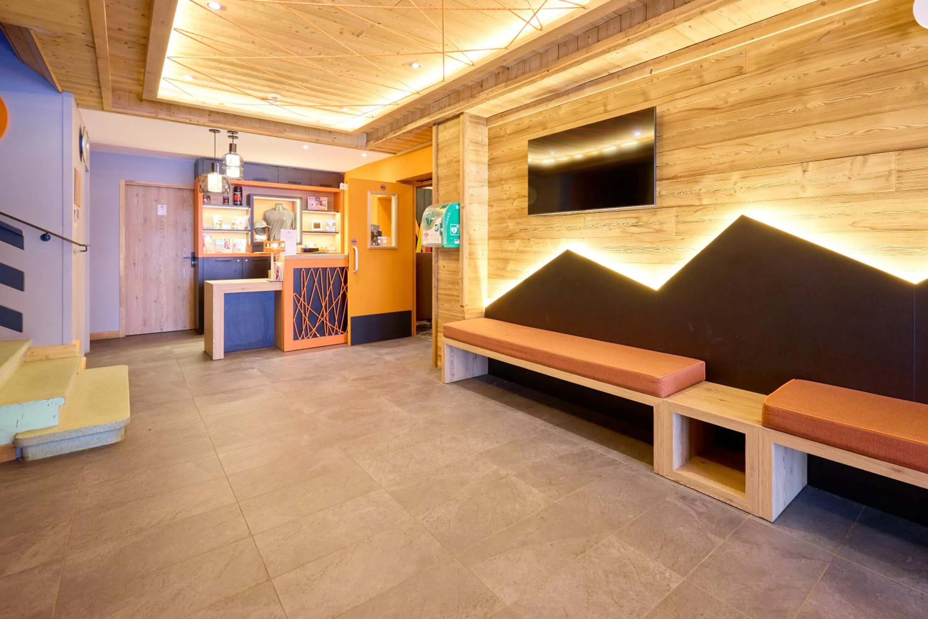 Lobby or reception in Hotel Base Camp Lodge - Les 2 Alpes