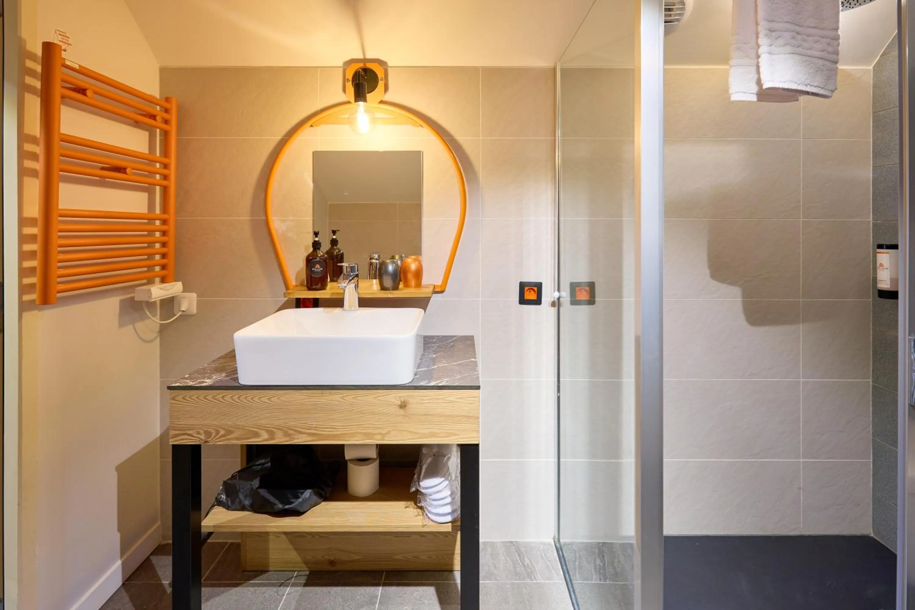 Shower in Hotel Base Camp Lodge - Les 2 Alpes