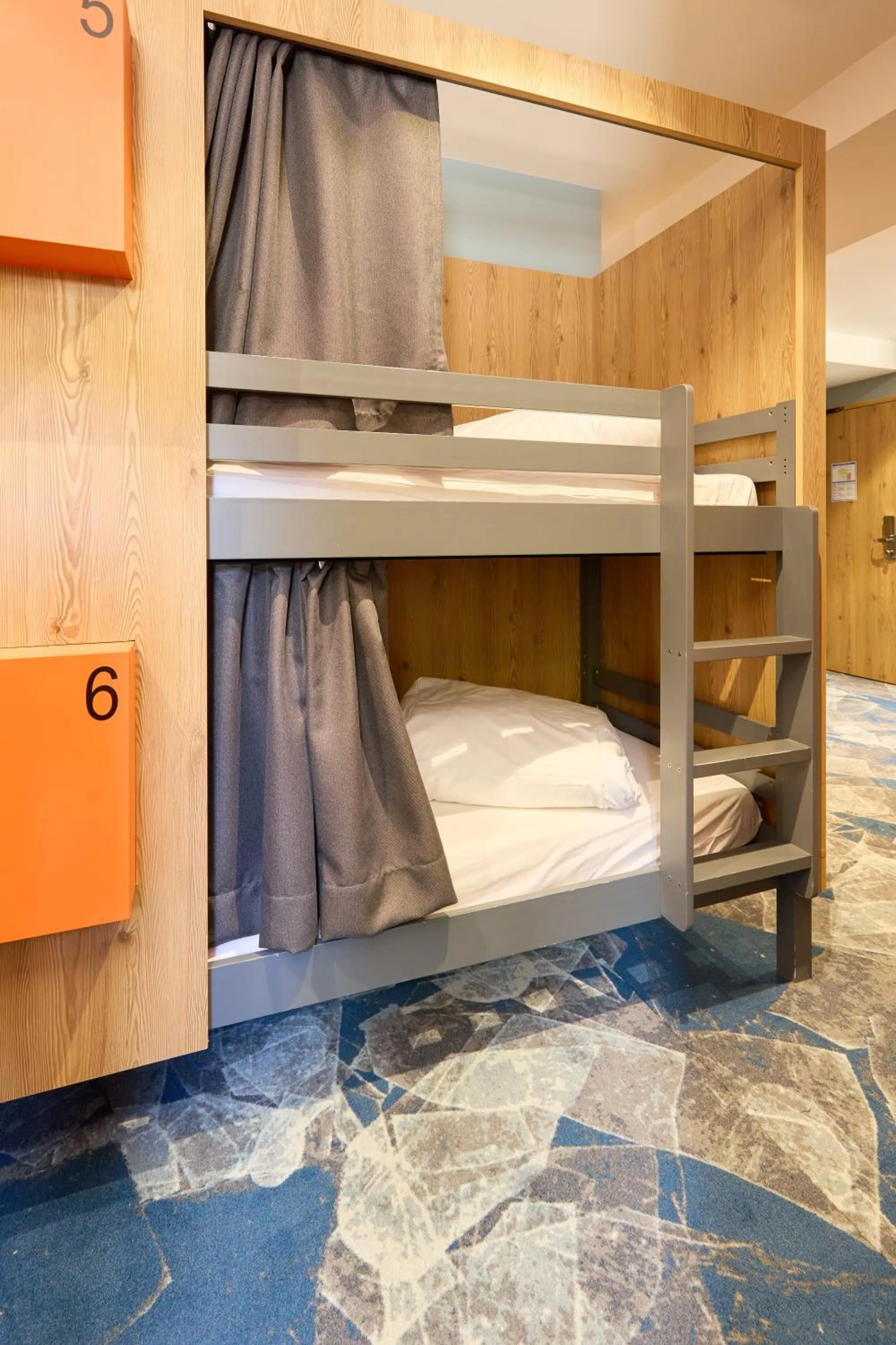 bunk bed, Bed in Hotel Base Camp Lodge - Les 2 Alpes