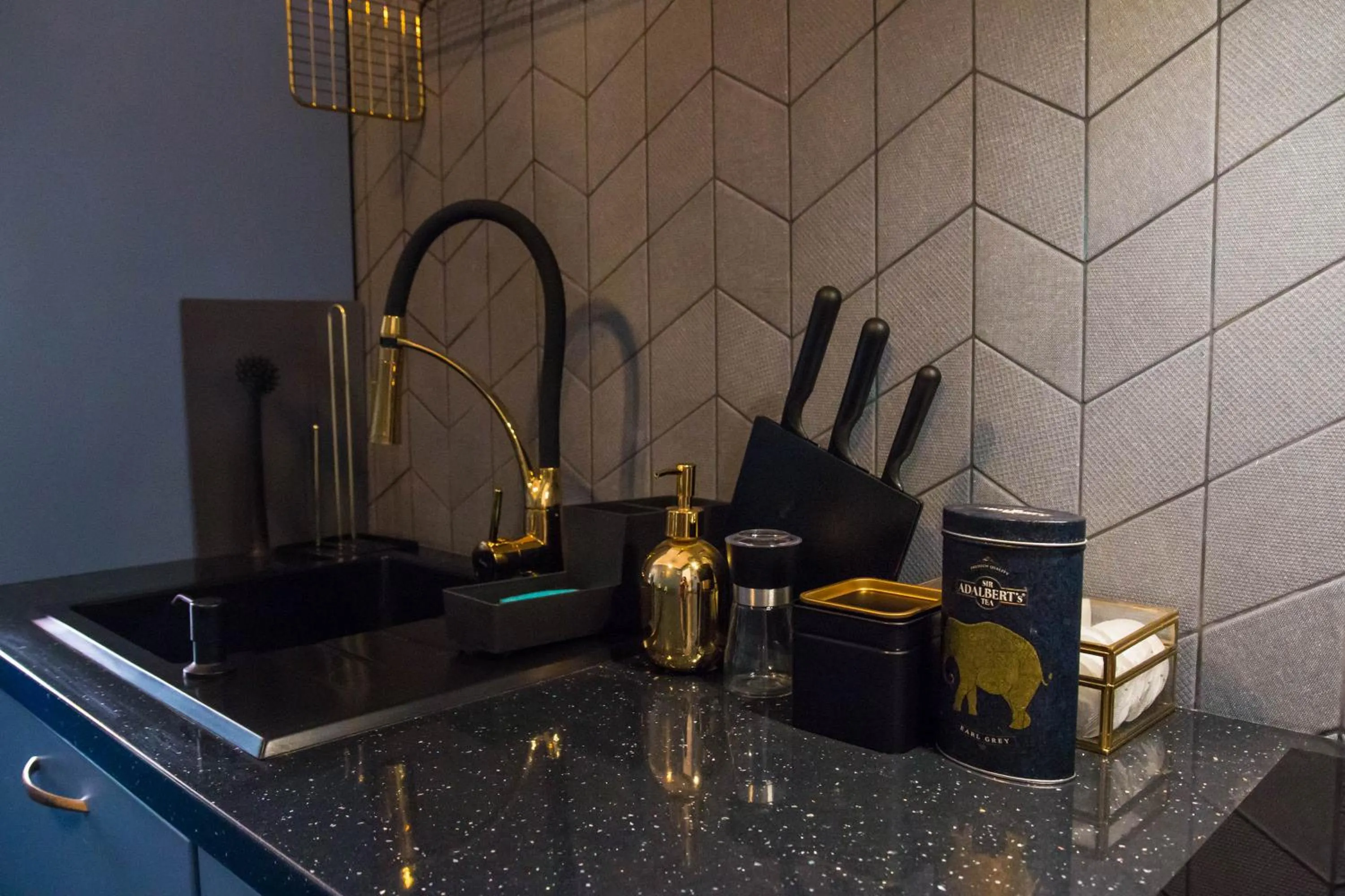 Kitchen or kitchenette in Mona Lisa by Rentoom