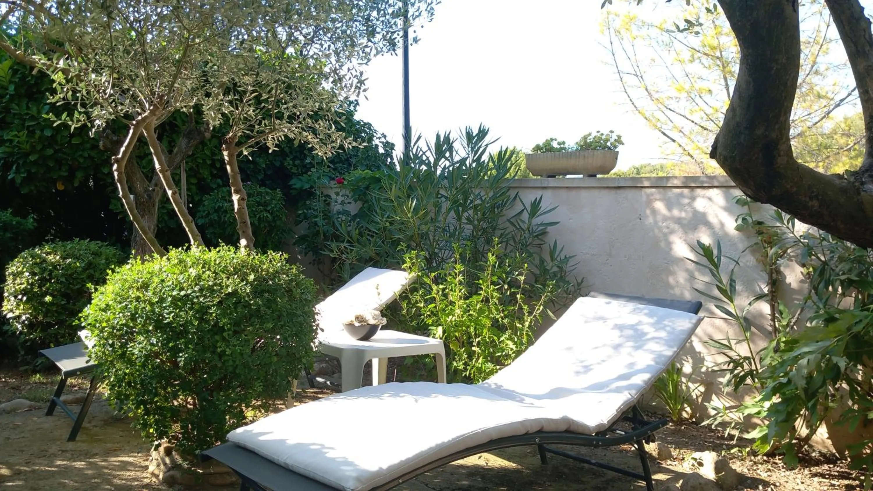 sunbed in La Sapiniére -chambres climatisées