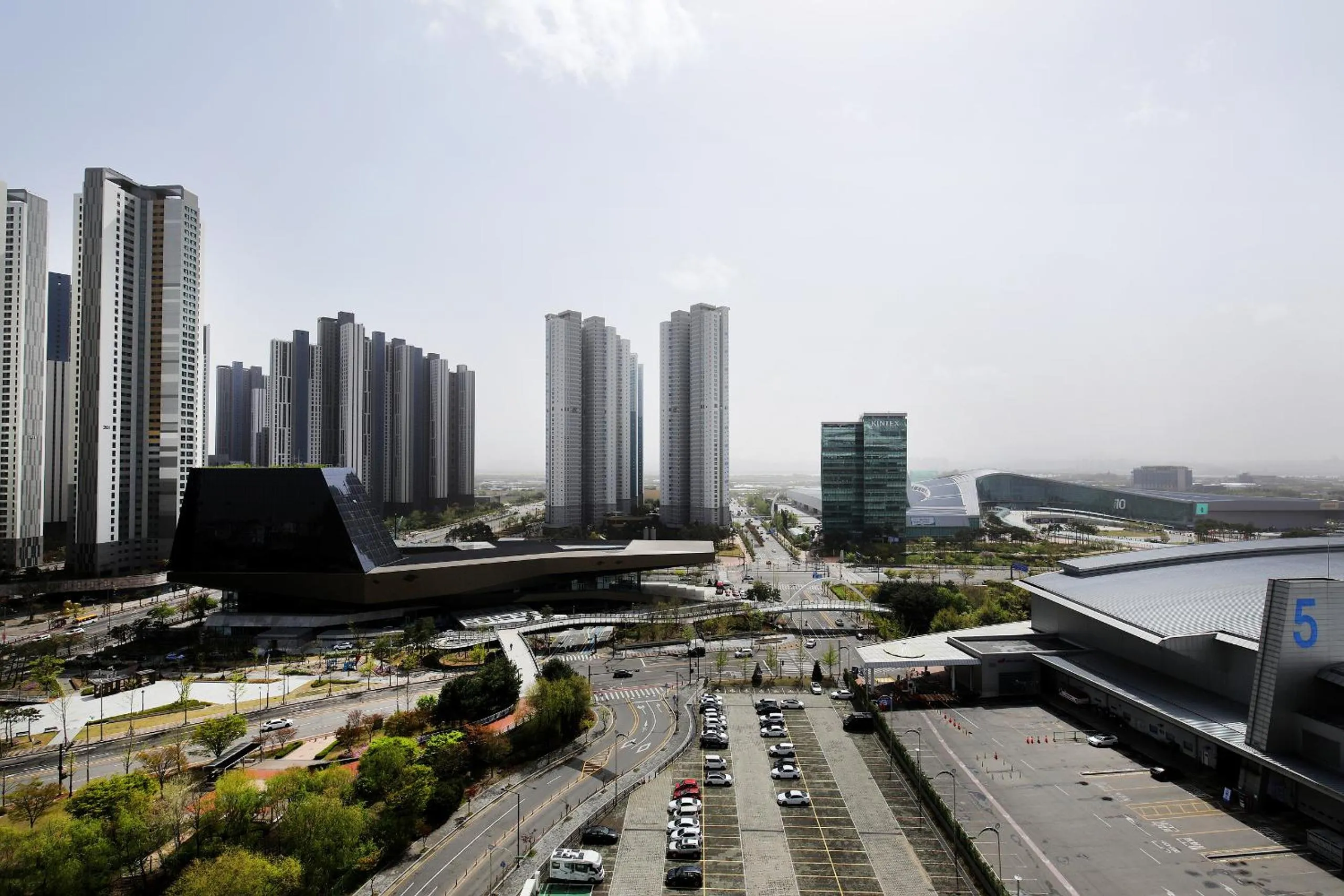 Balcony/Terrace in Kintex by K-tree