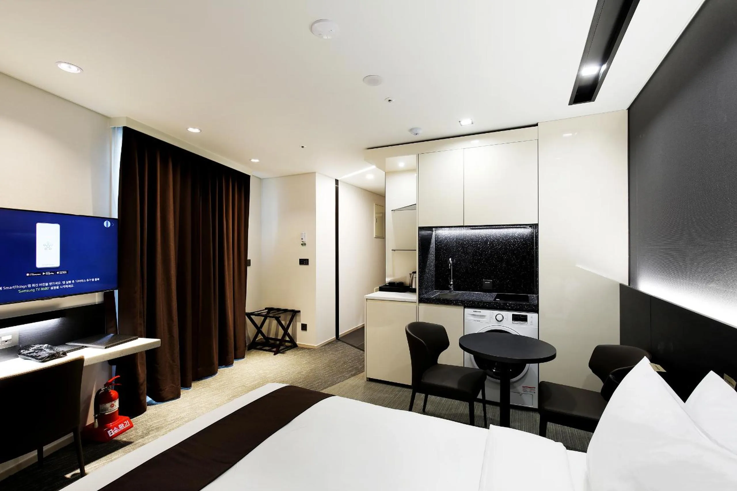 Photo of the whole room in Kintex by K-tree