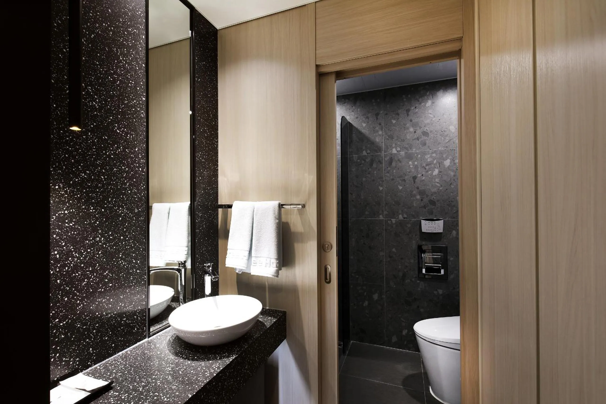Bathroom in Kintex by K-tree