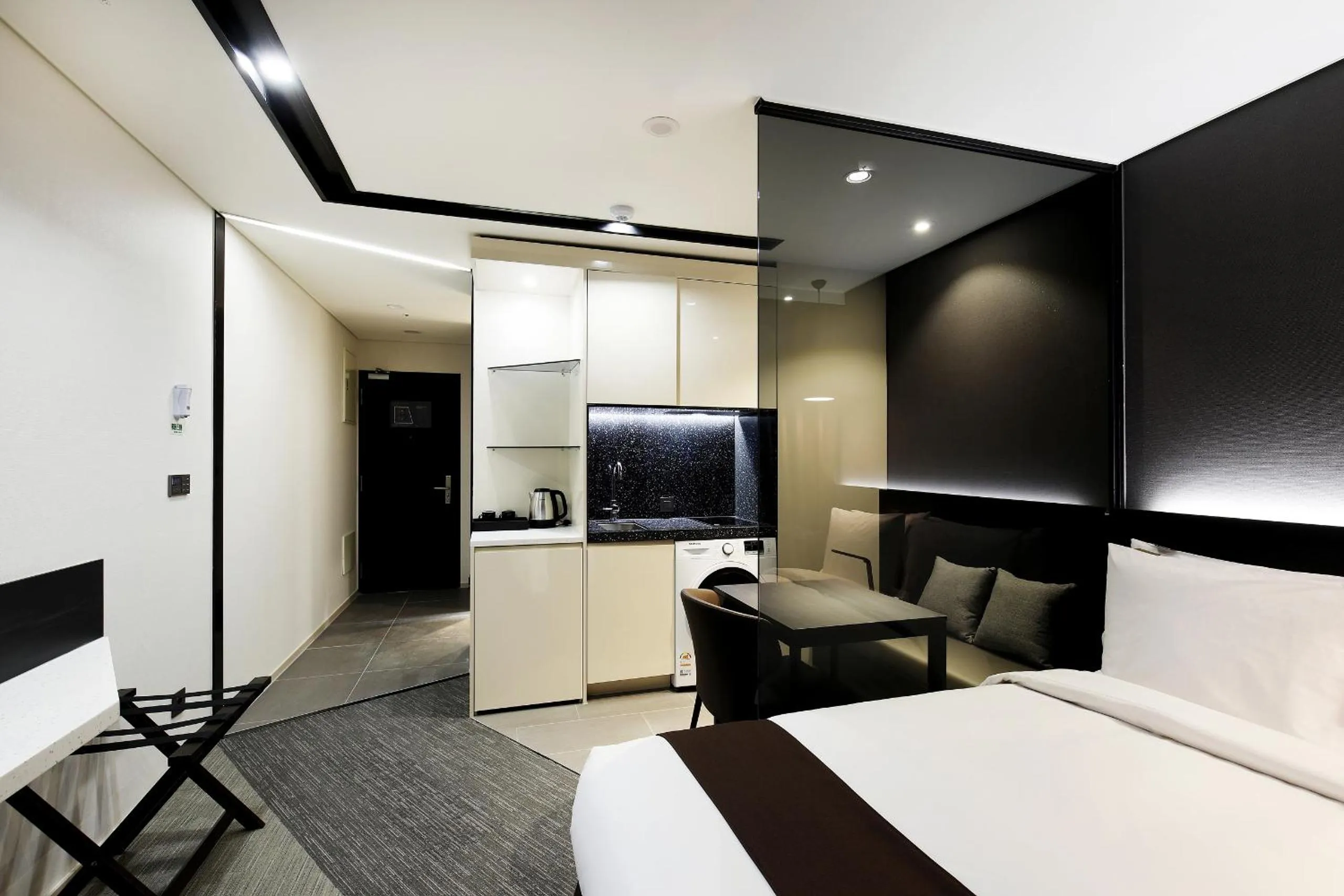 Photo of the whole room in Kintex by K-tree