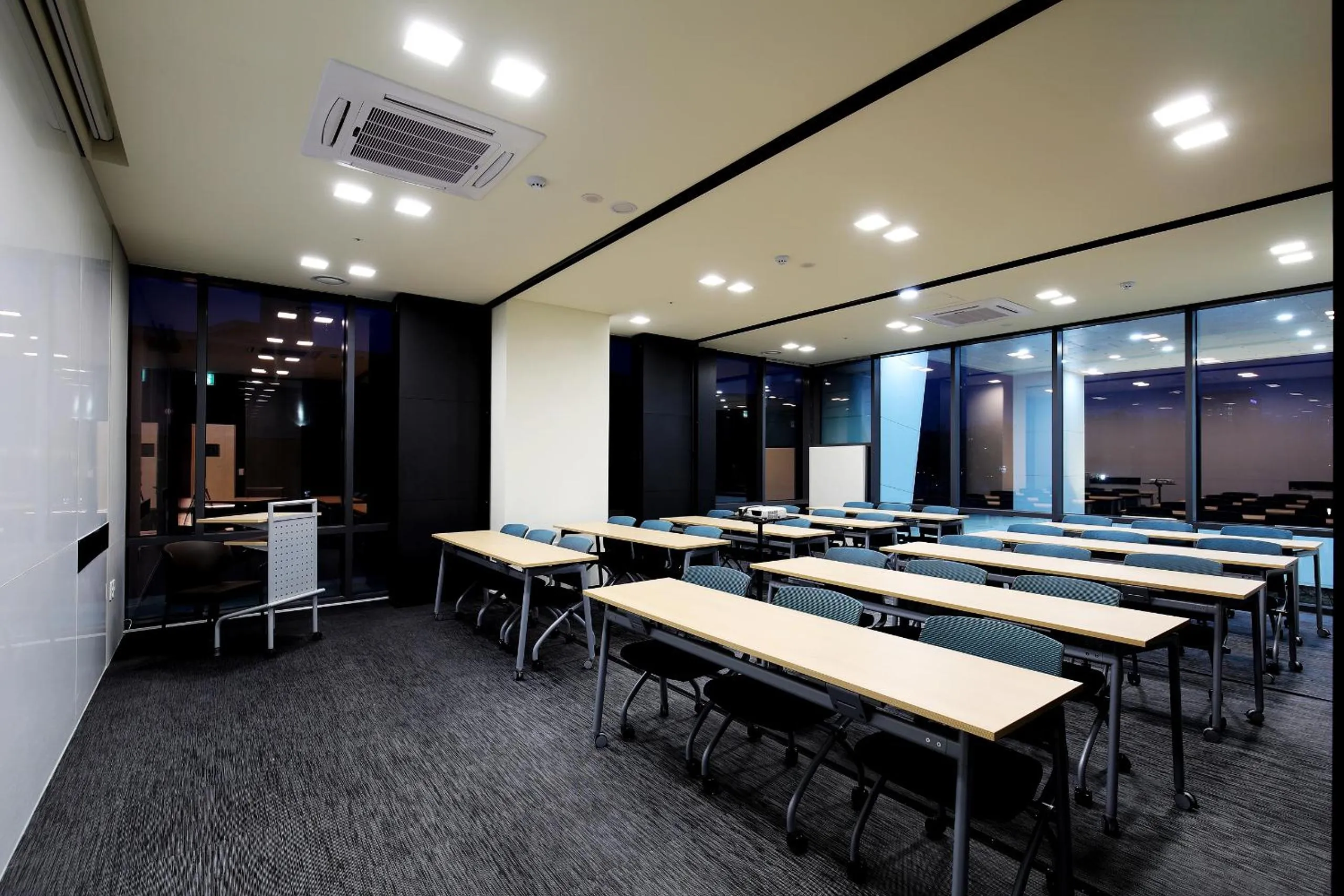 Meeting/conference room in Kintex by K-tree