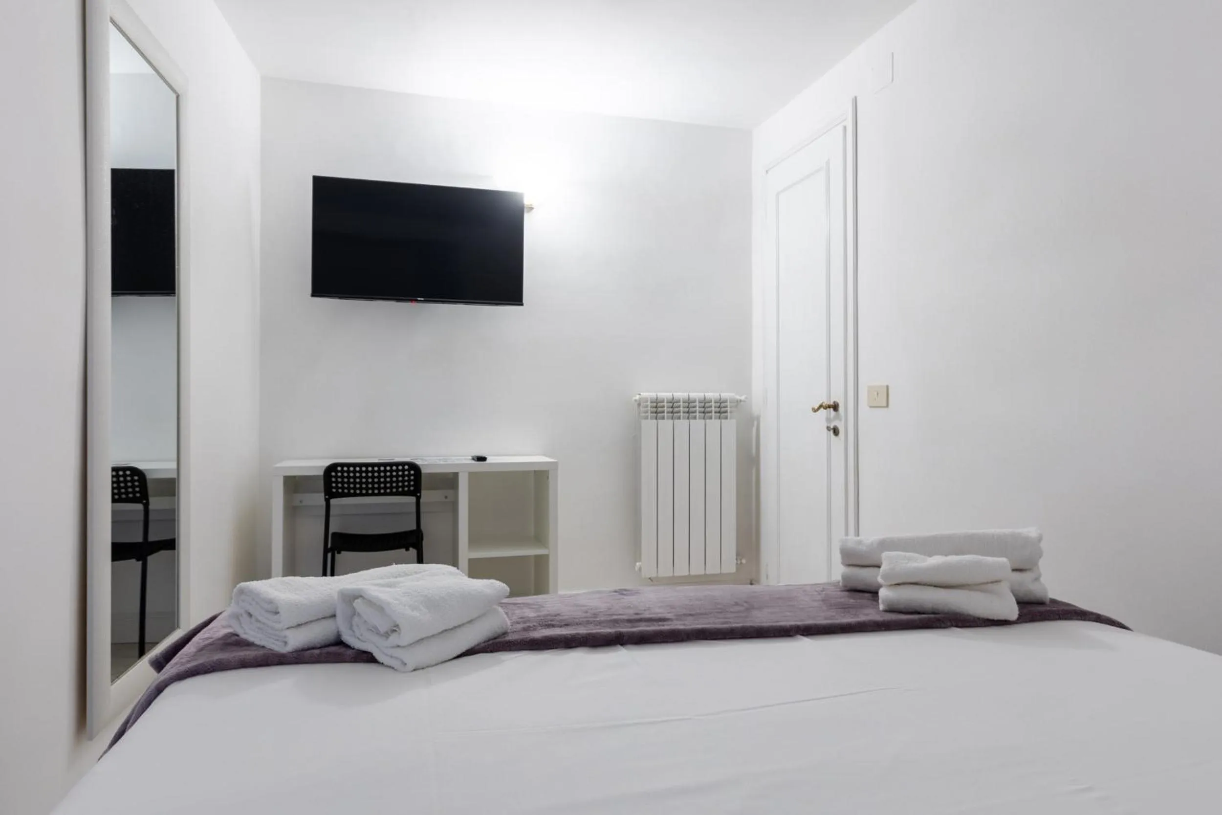 Bedroom, Bed in Navona Open Space Apartments