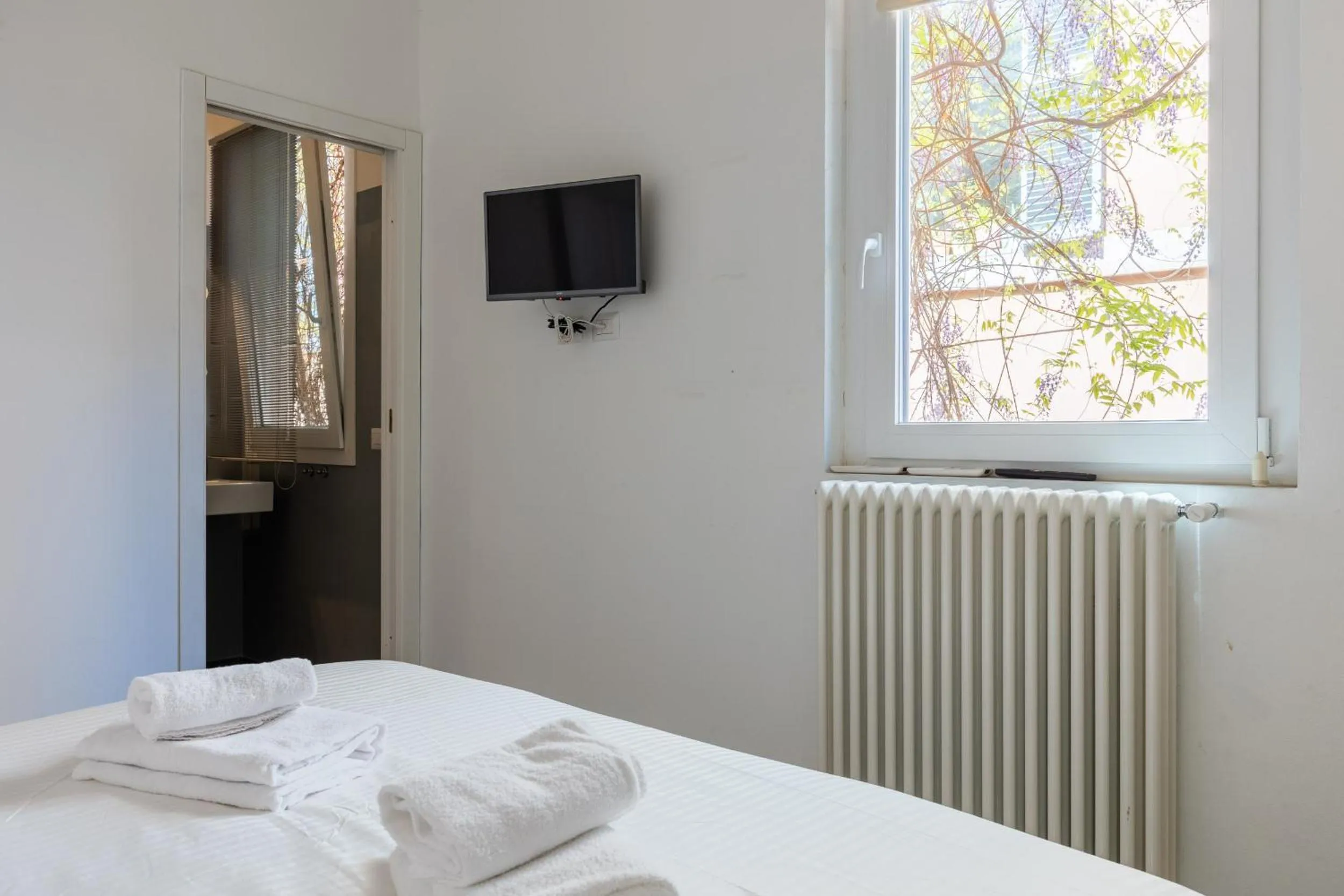 Bedroom, Bed in Navona Open Space Apartments