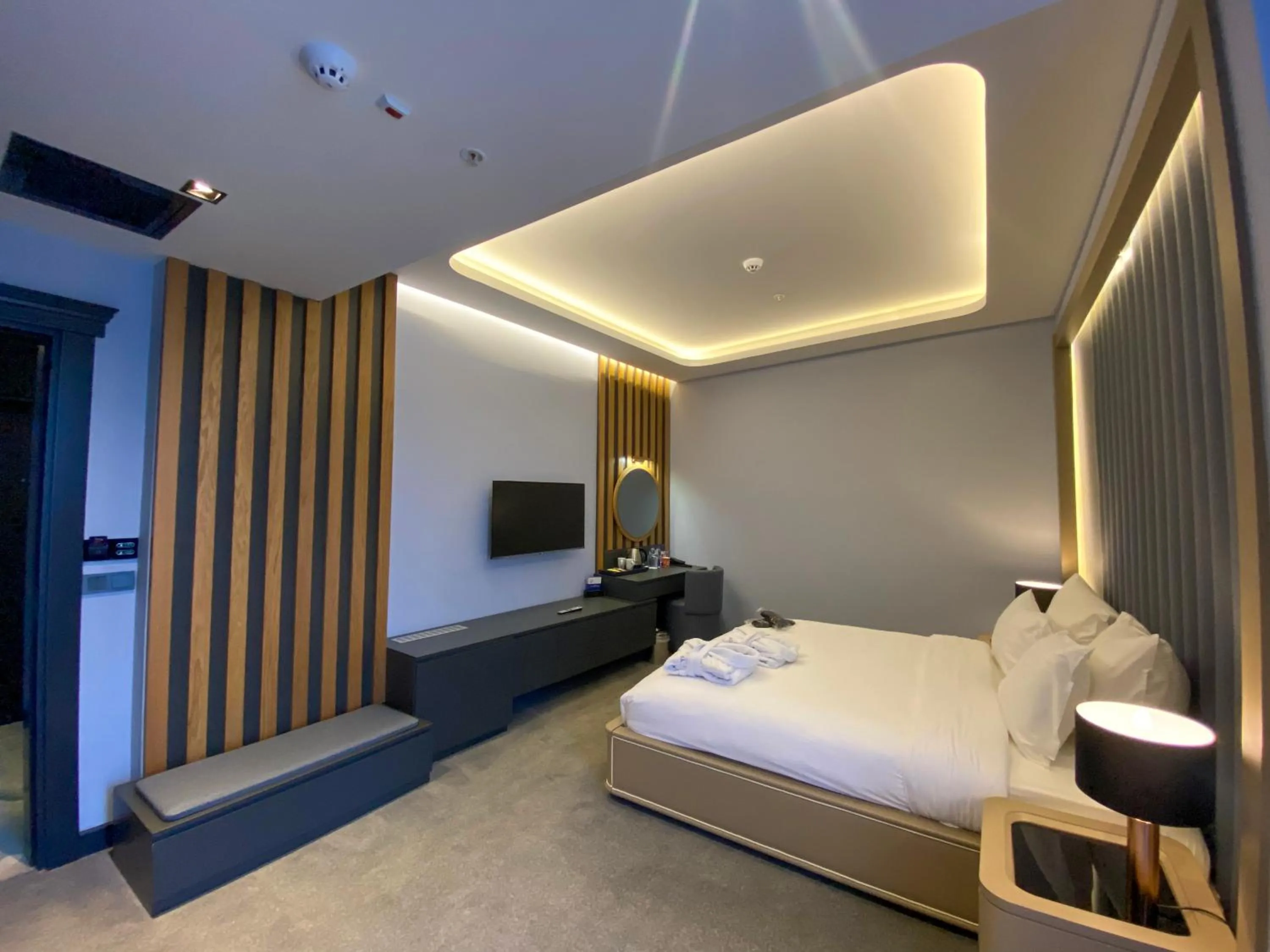 Photo of the whole room, Bed in Aileena Hotel & Villas