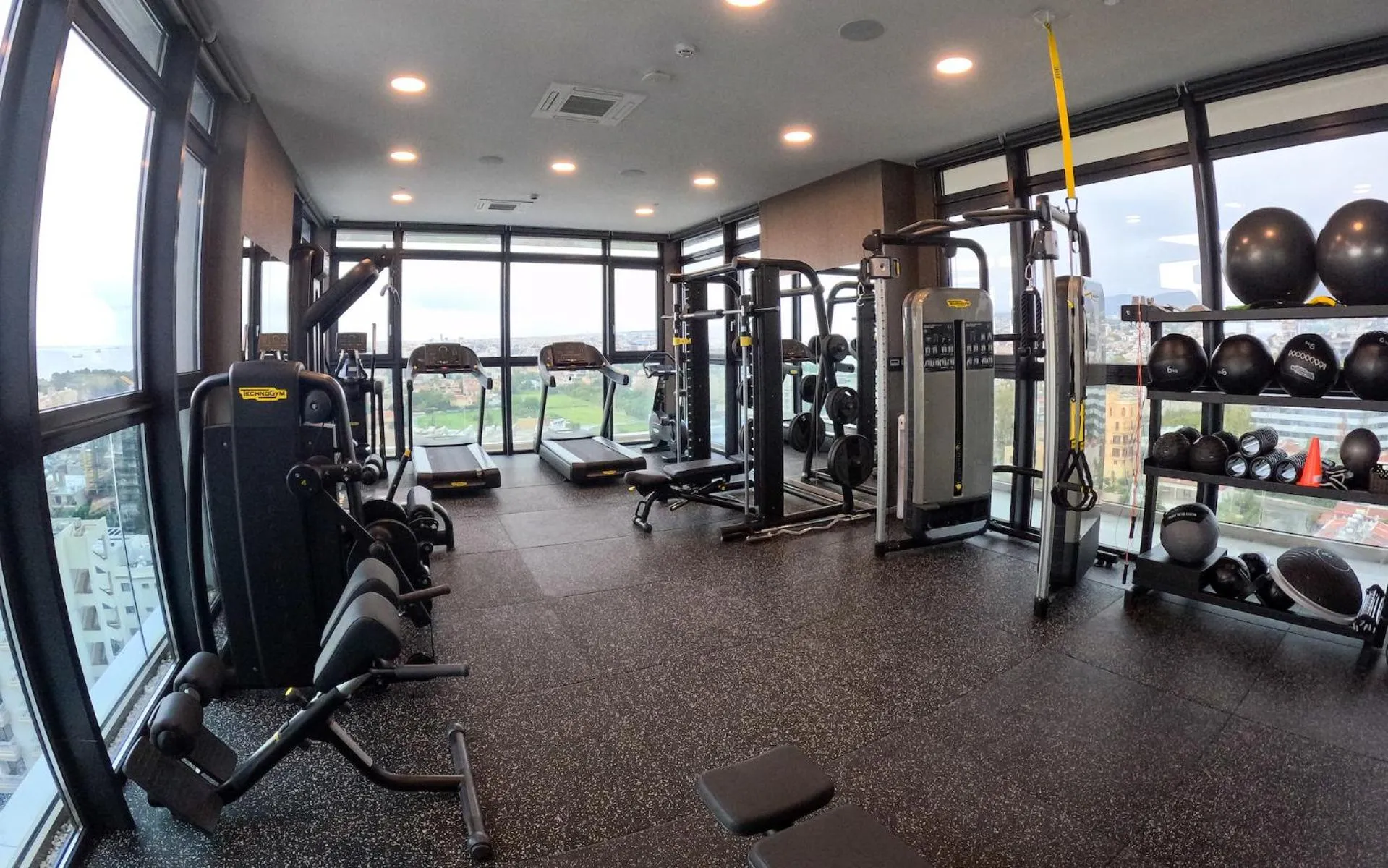 Fitness centre/facilities in ONLY Boutique Suites & Residences