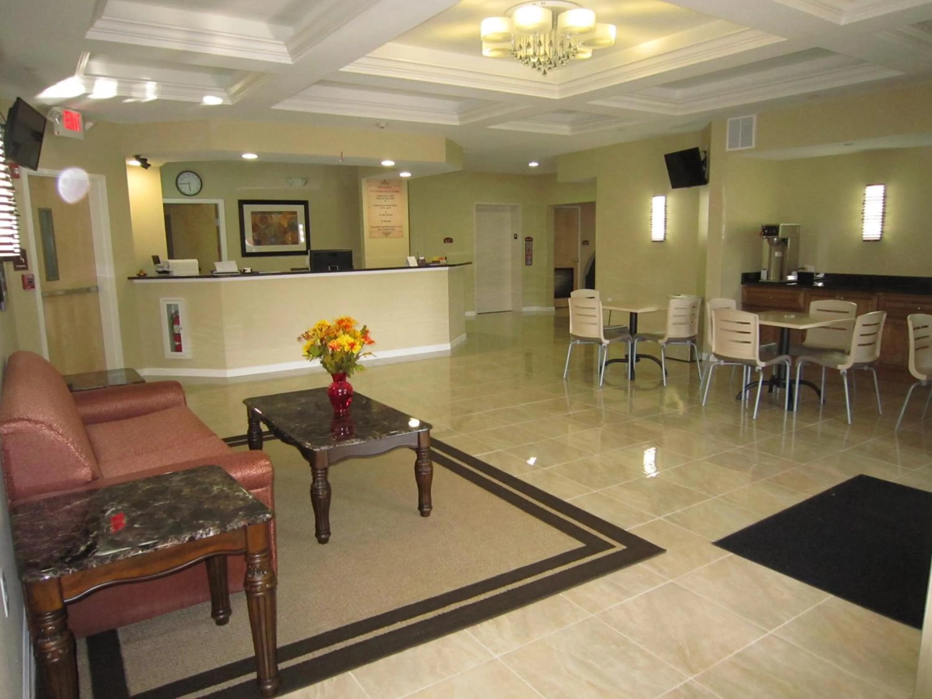 Lobby or reception in Red Carpet Inn and Suites Monmouth Junction