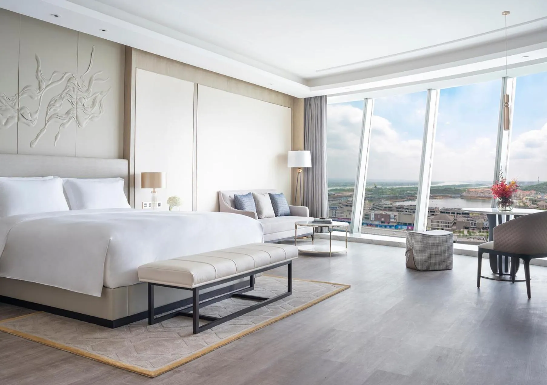 Photo of the whole room, Bed in Langham Place Changsha