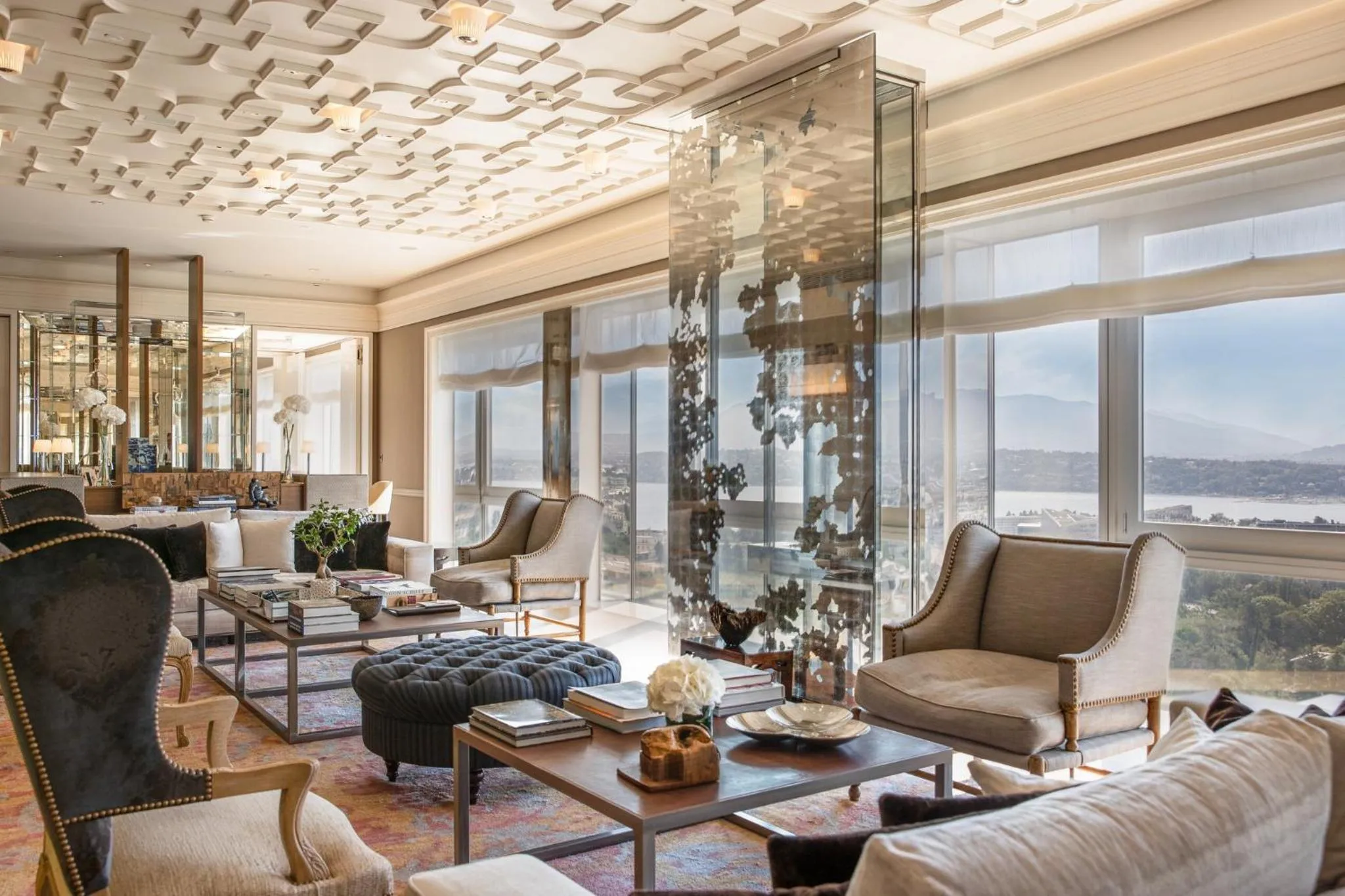 Photo of the whole room in InterContinental Genève by IHG