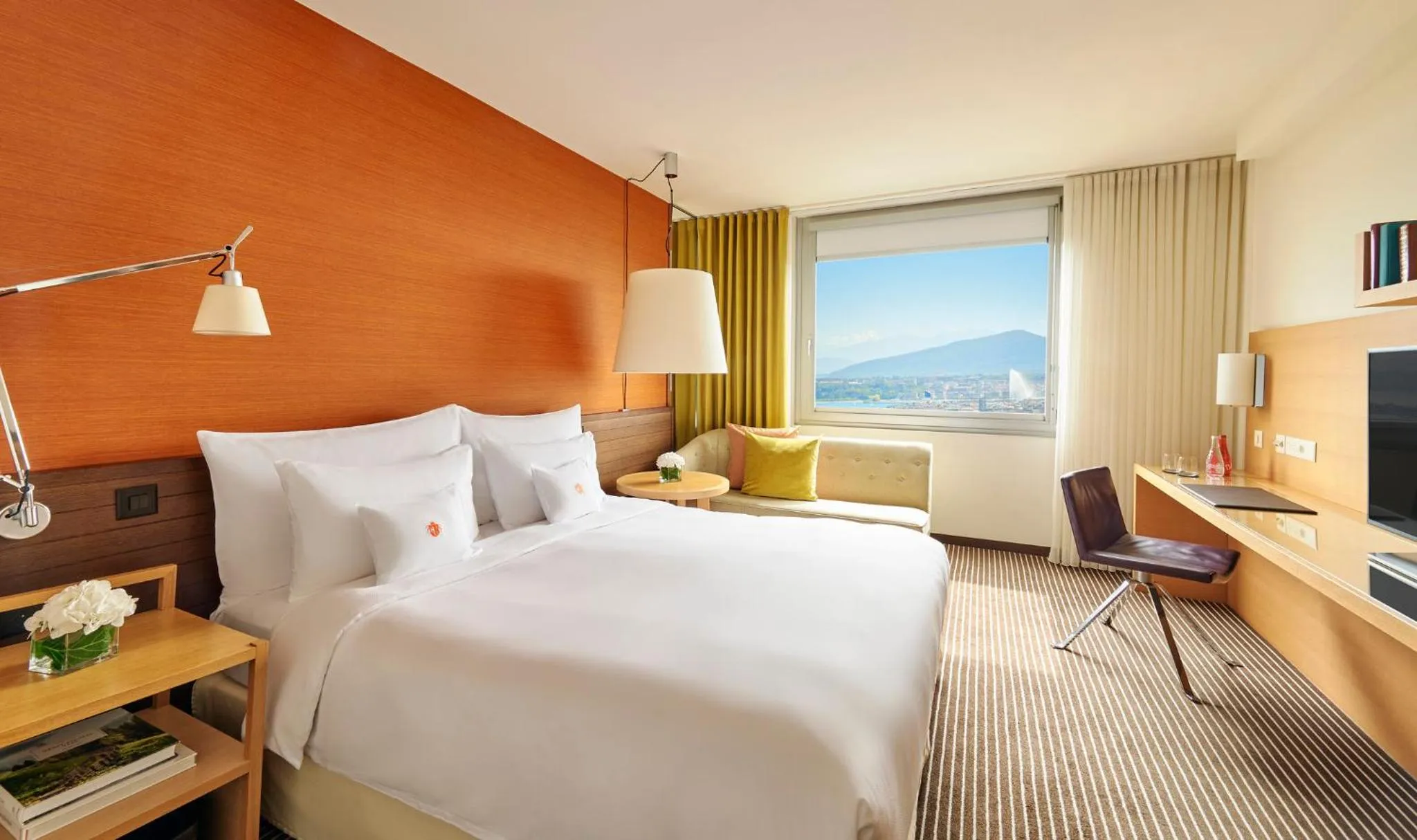 Photo of the whole room, Bed in InterContinental Genève by IHG