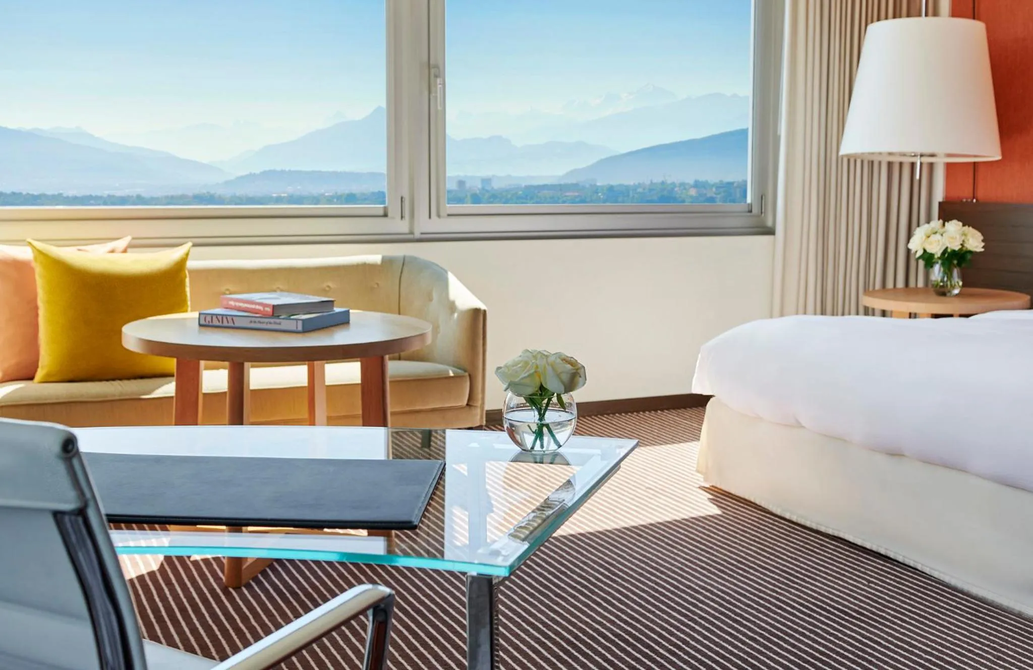 Photo of the whole room in InterContinental Genève by IHG