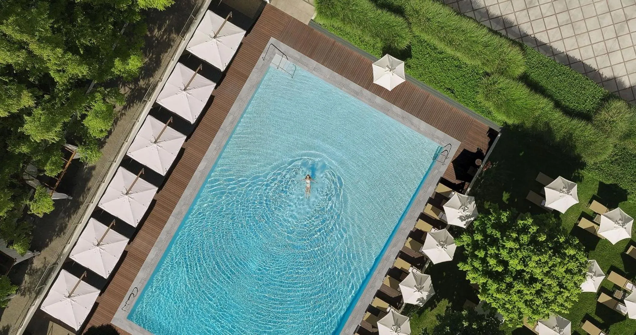 Swimming pool in InterContinental Genève by IHG