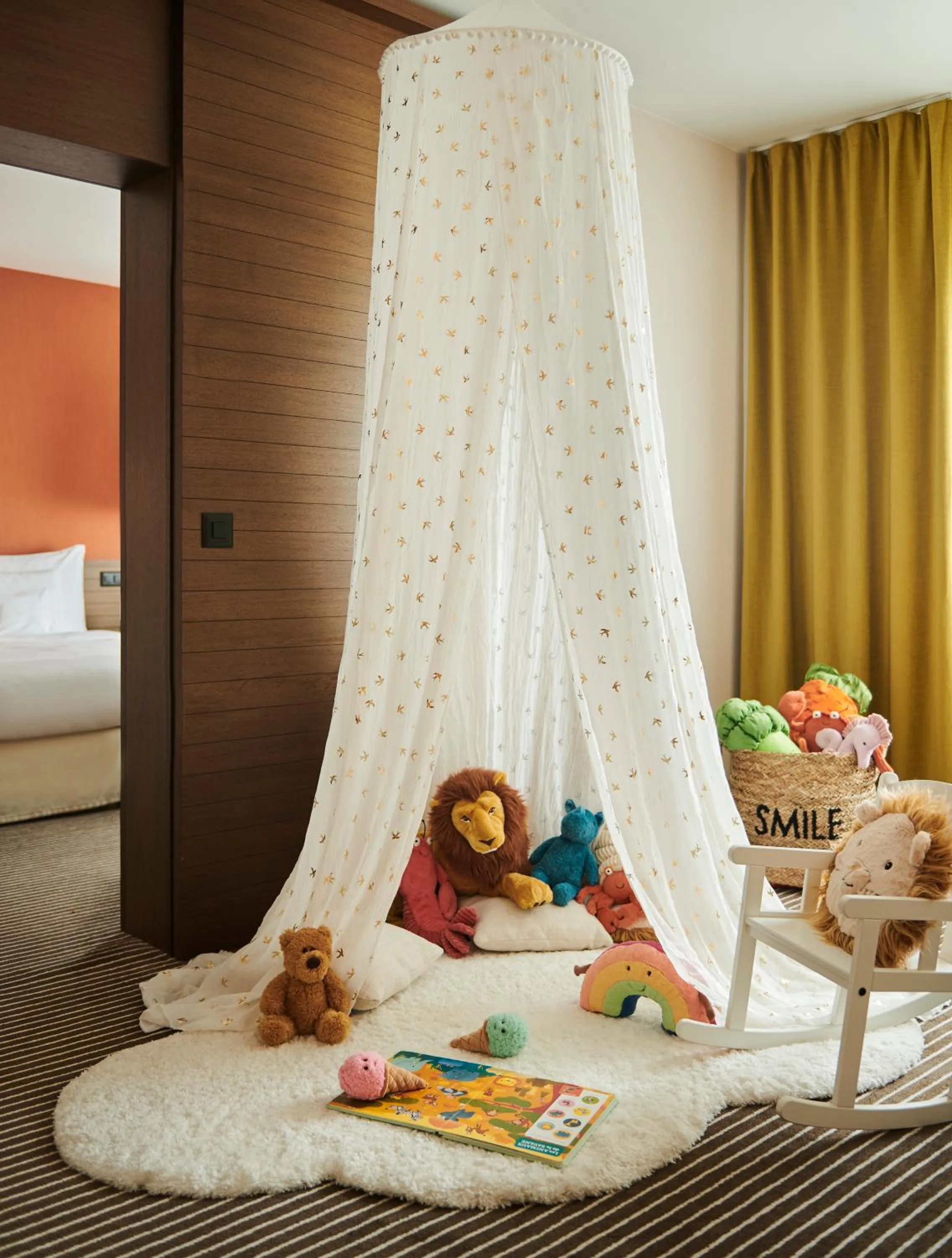children, Bed in InterContinental Genève by IHG