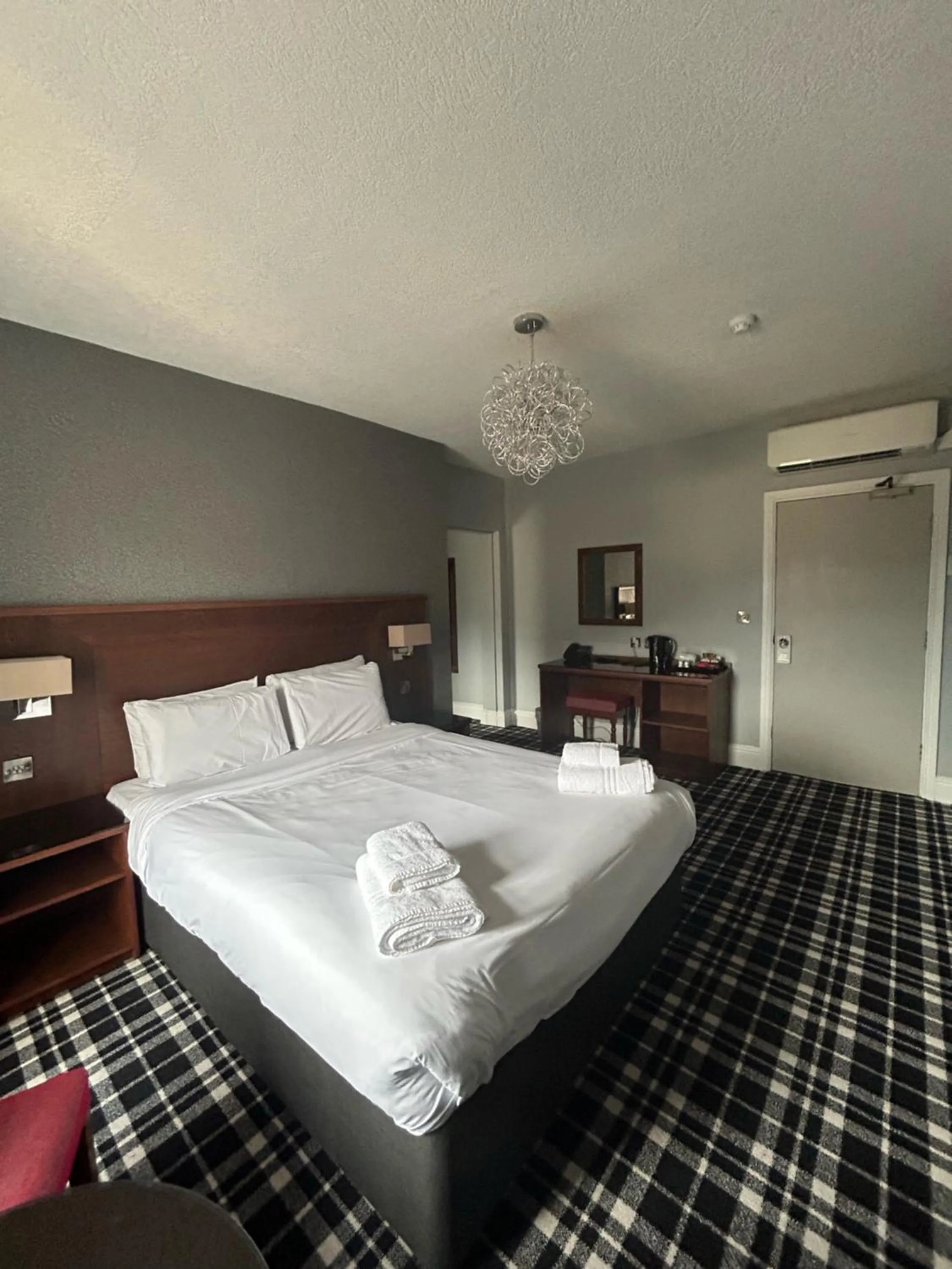 Photo of the whole room, Bed in The Grand Hotel