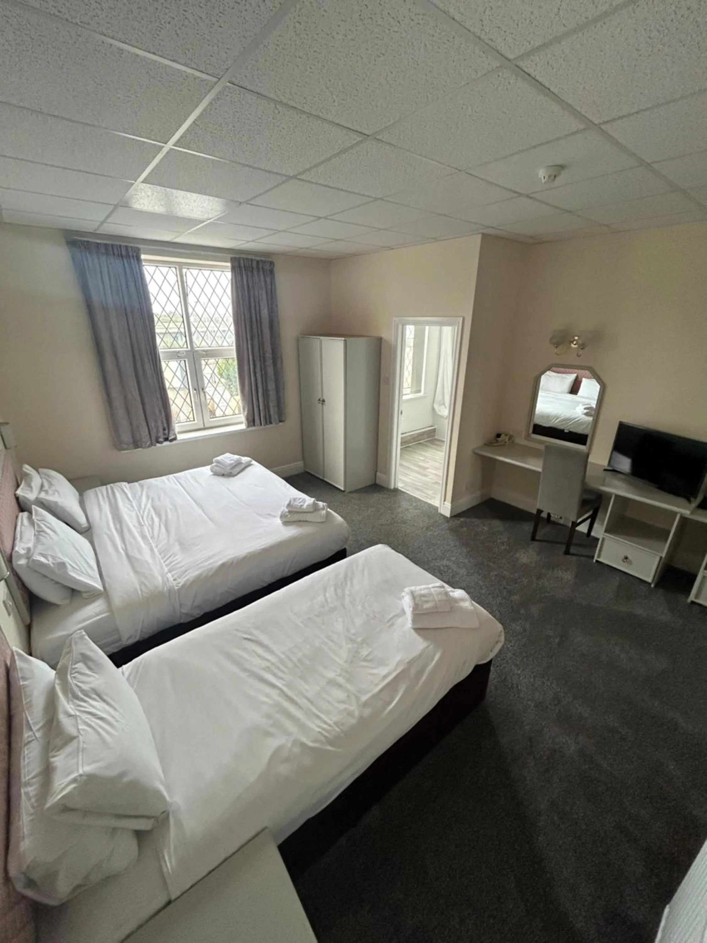 Family, Bed in The Grand Hotel