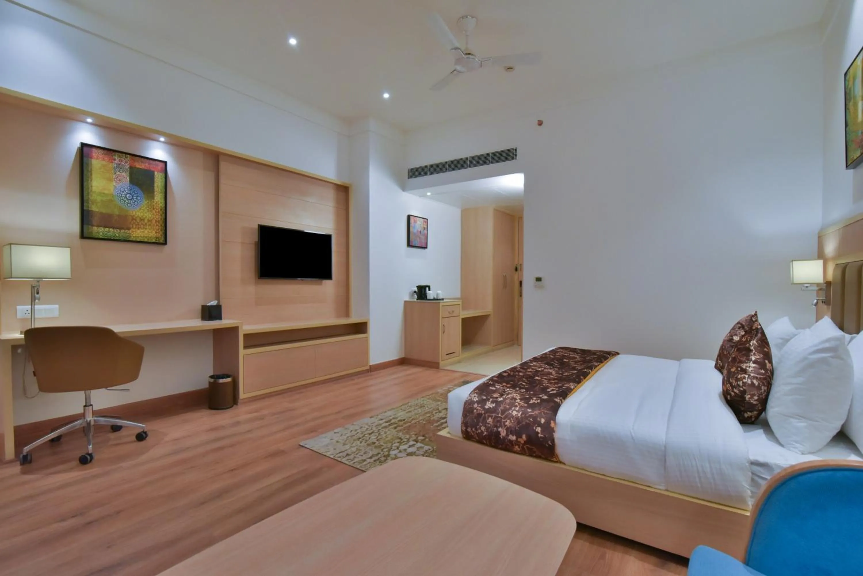 Bed in SureStay by Best Western Heritage Walk