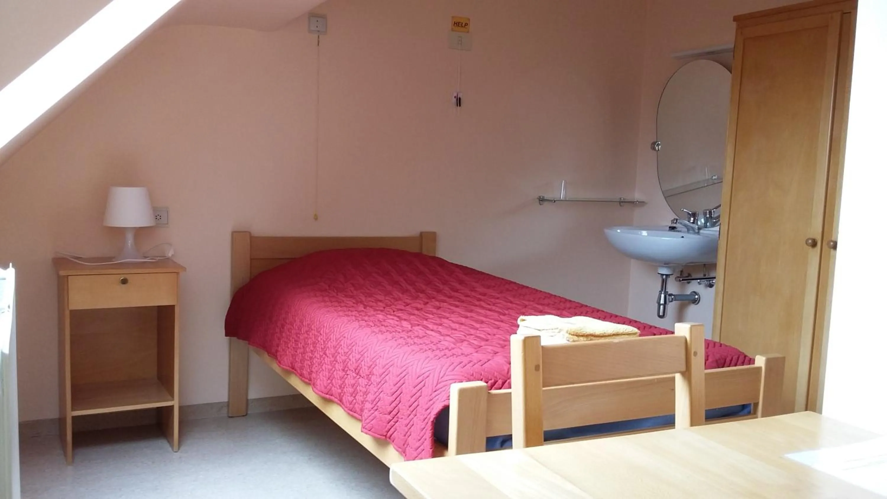 Photo of the whole room, Bed in Chaityfontaine