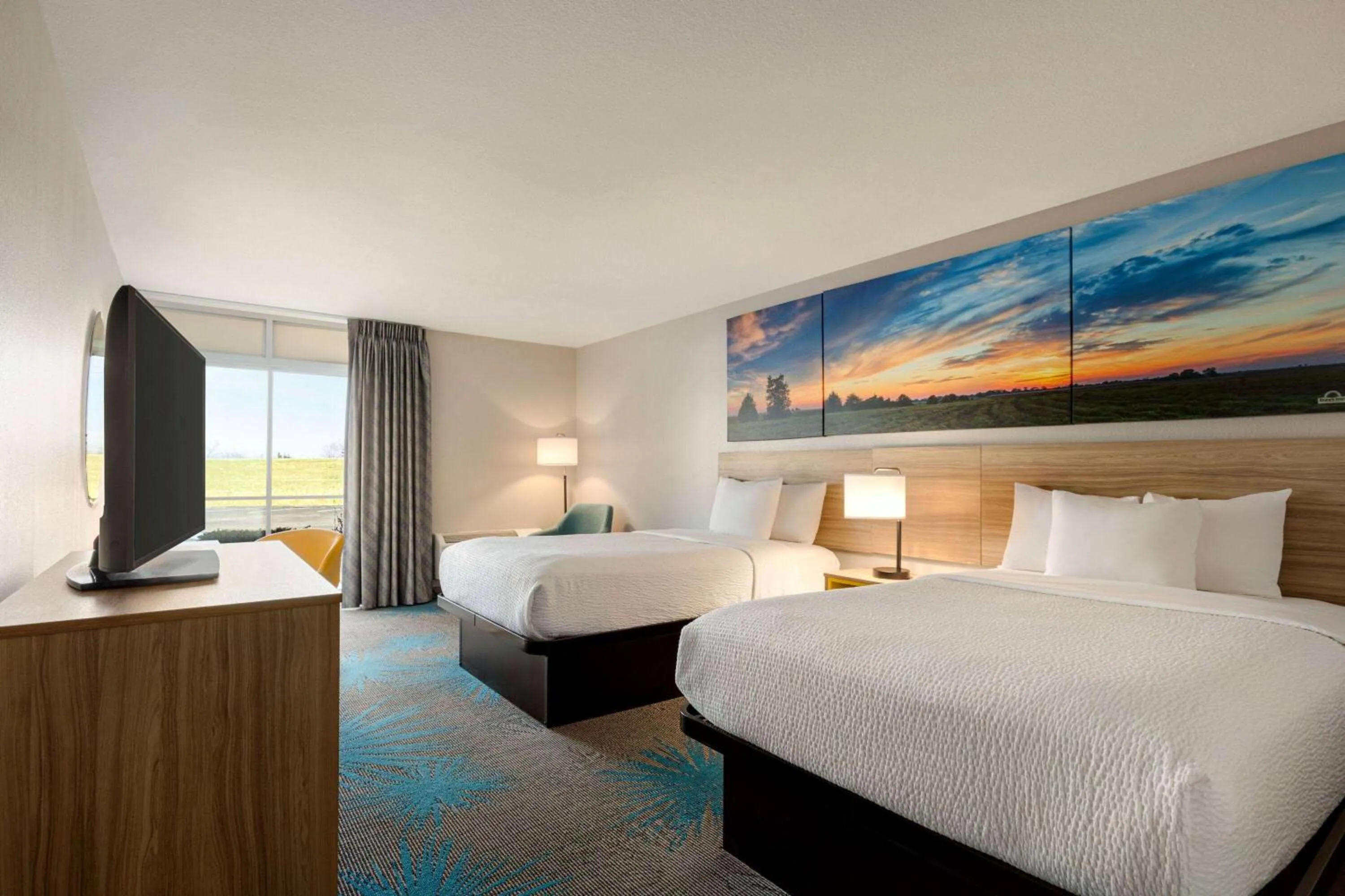 Photo of the whole room, Bed in Days Inn by Wyndham Grand Island I-80