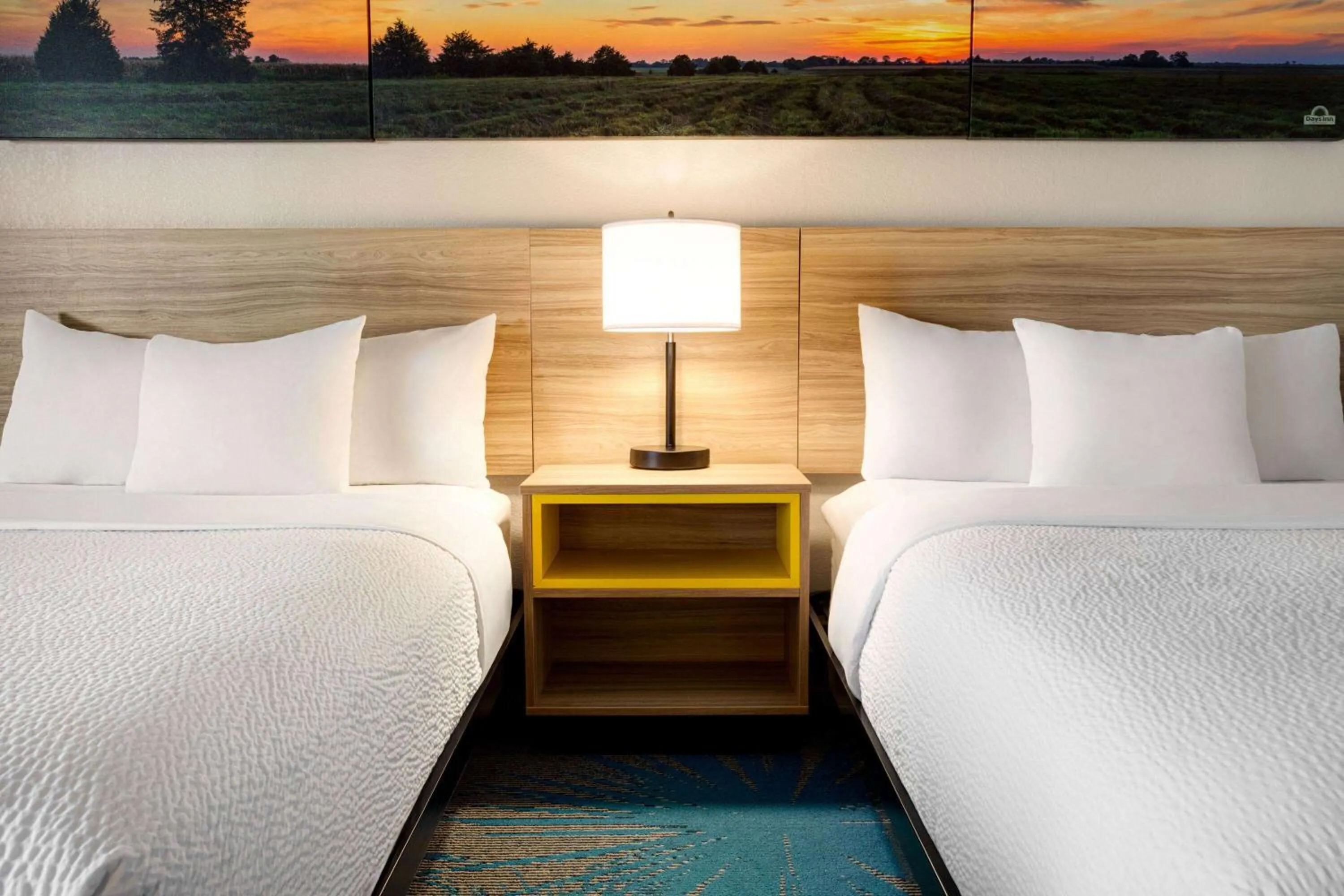 Photo of the whole room, Bed in Days Inn by Wyndham Grand Island I-80