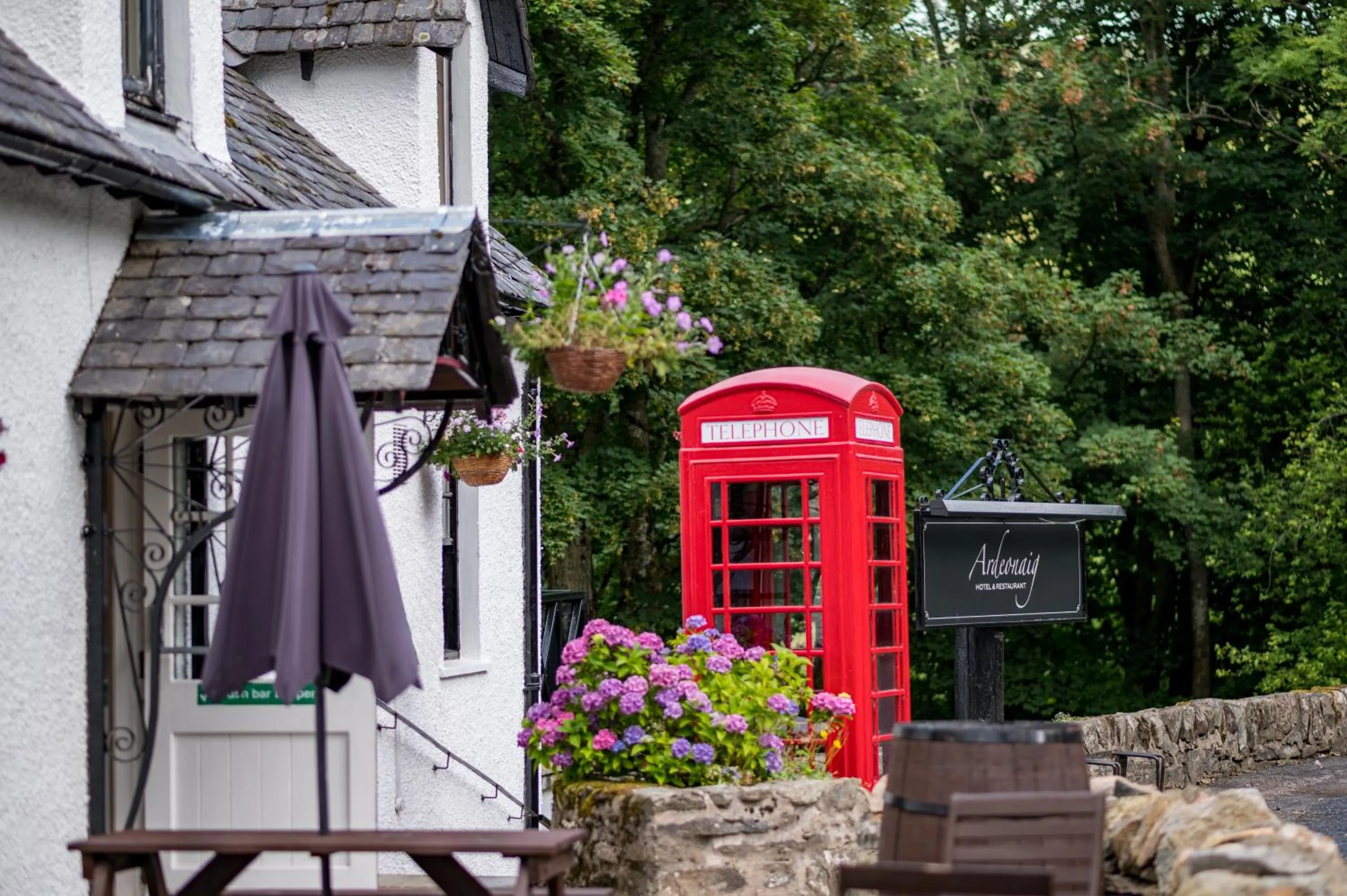 Property building in Ardeonaig Hotel & Restaurant