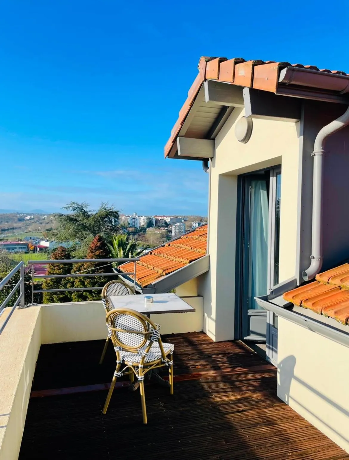 Patio in Hôtel Villa la Renaissance