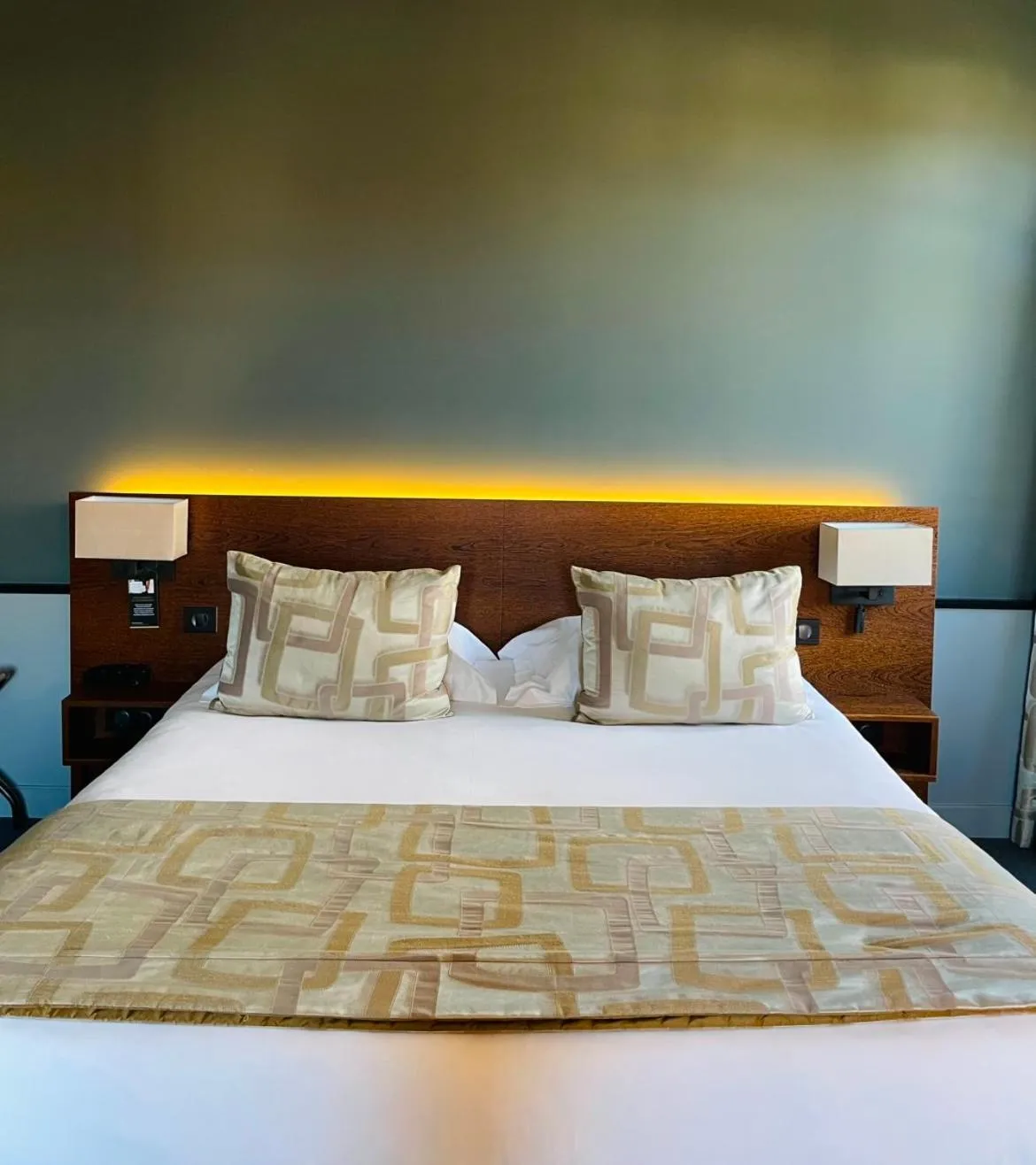 Bedroom, Bed in Hôtel Villa la Renaissance