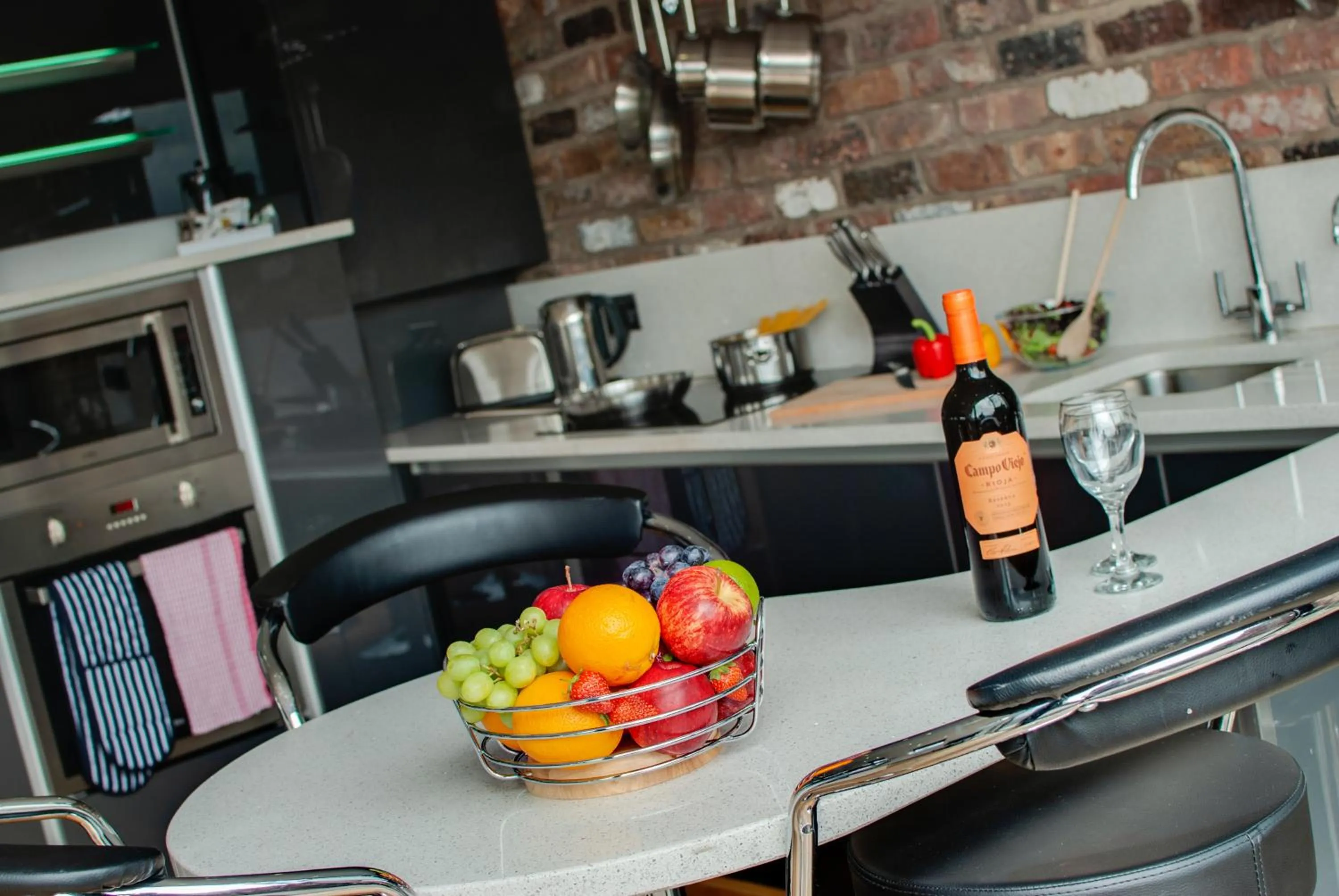 Kitchen or kitchenette in Base Serviced Apartments - Sir Thomas Street