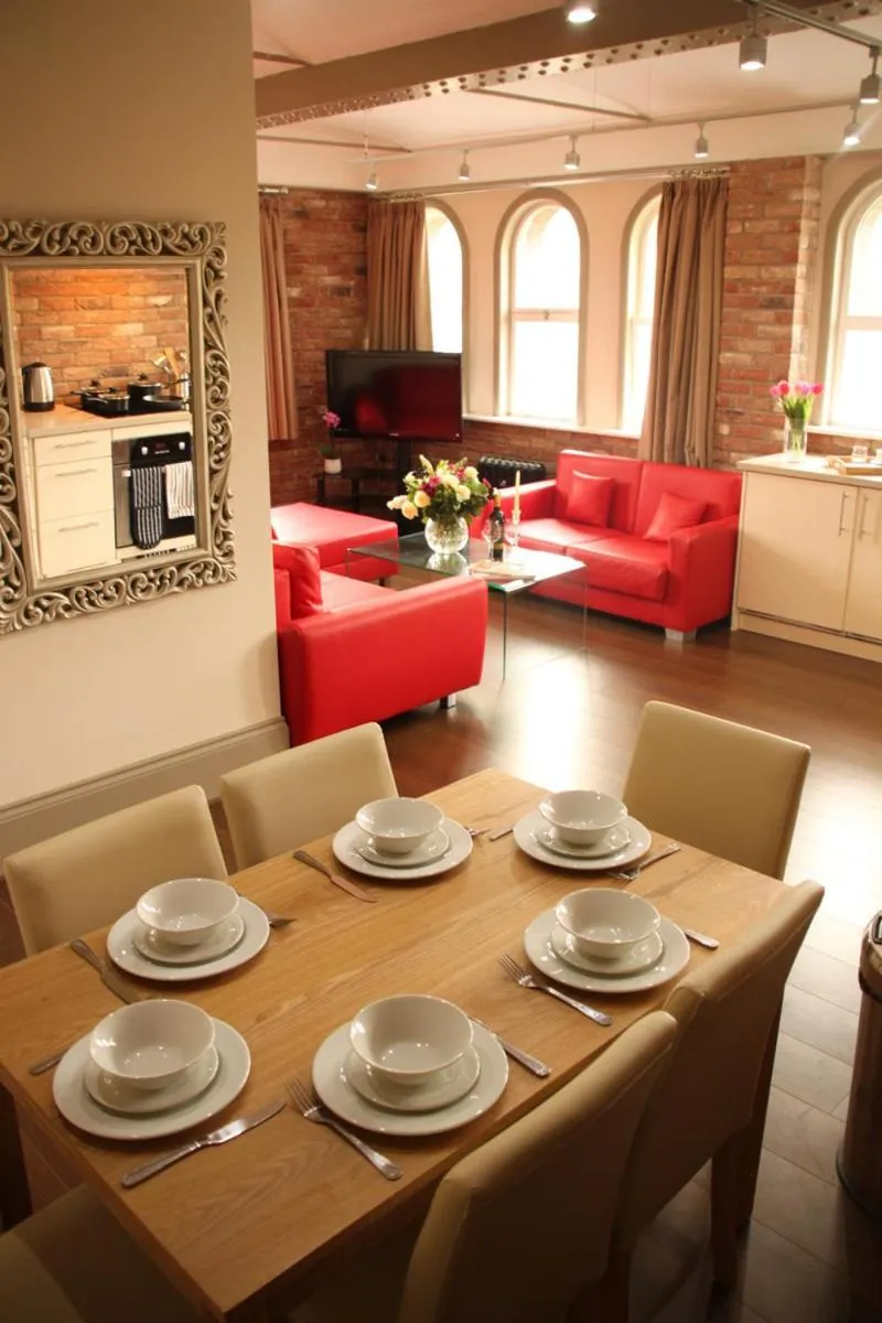 TV and multimedia in Base Serviced Apartments - Sir Thomas Street