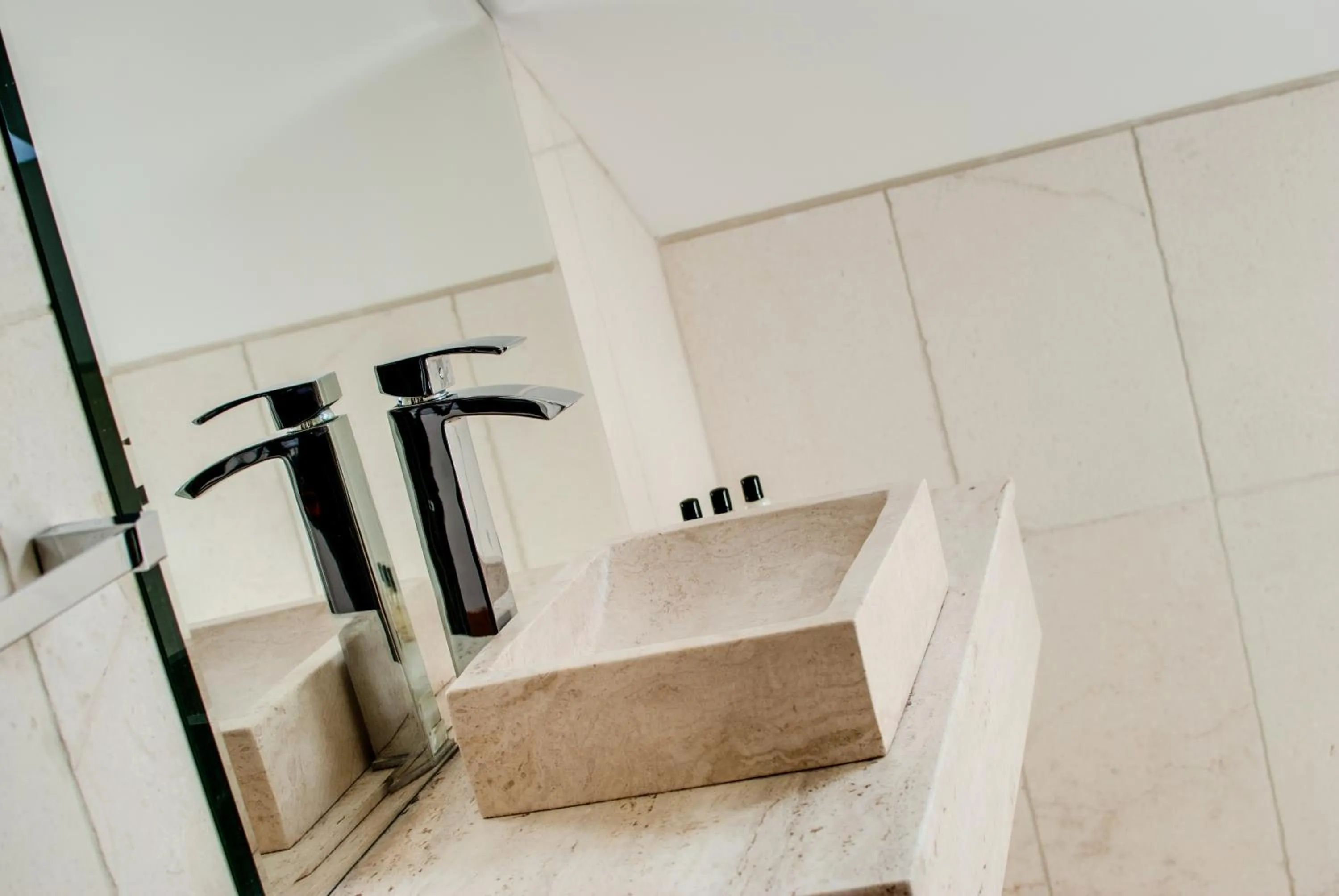 Shower in Base Serviced Apartments - Sir Thomas Street