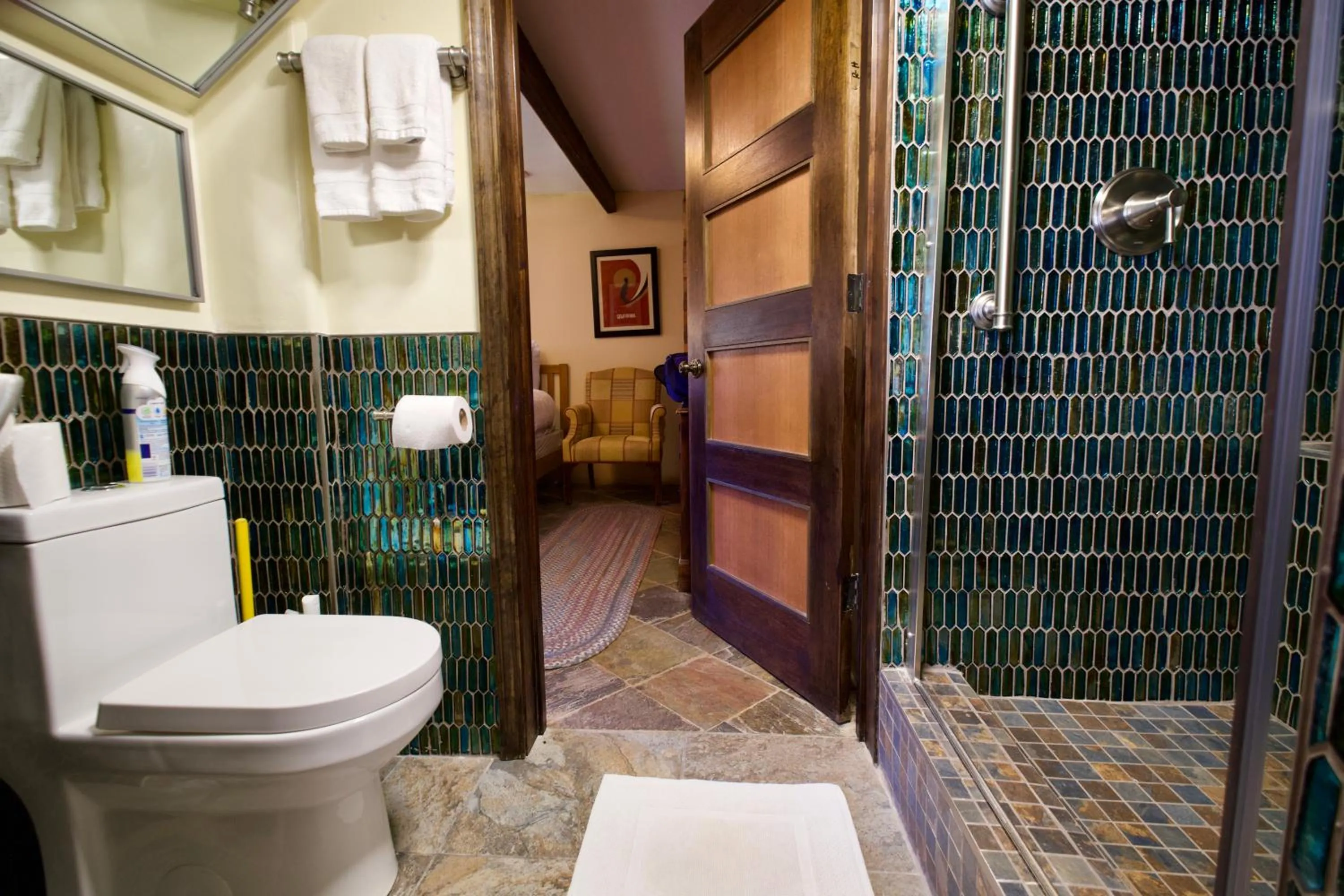 Yosemite Bug Rustic Mountain Resort