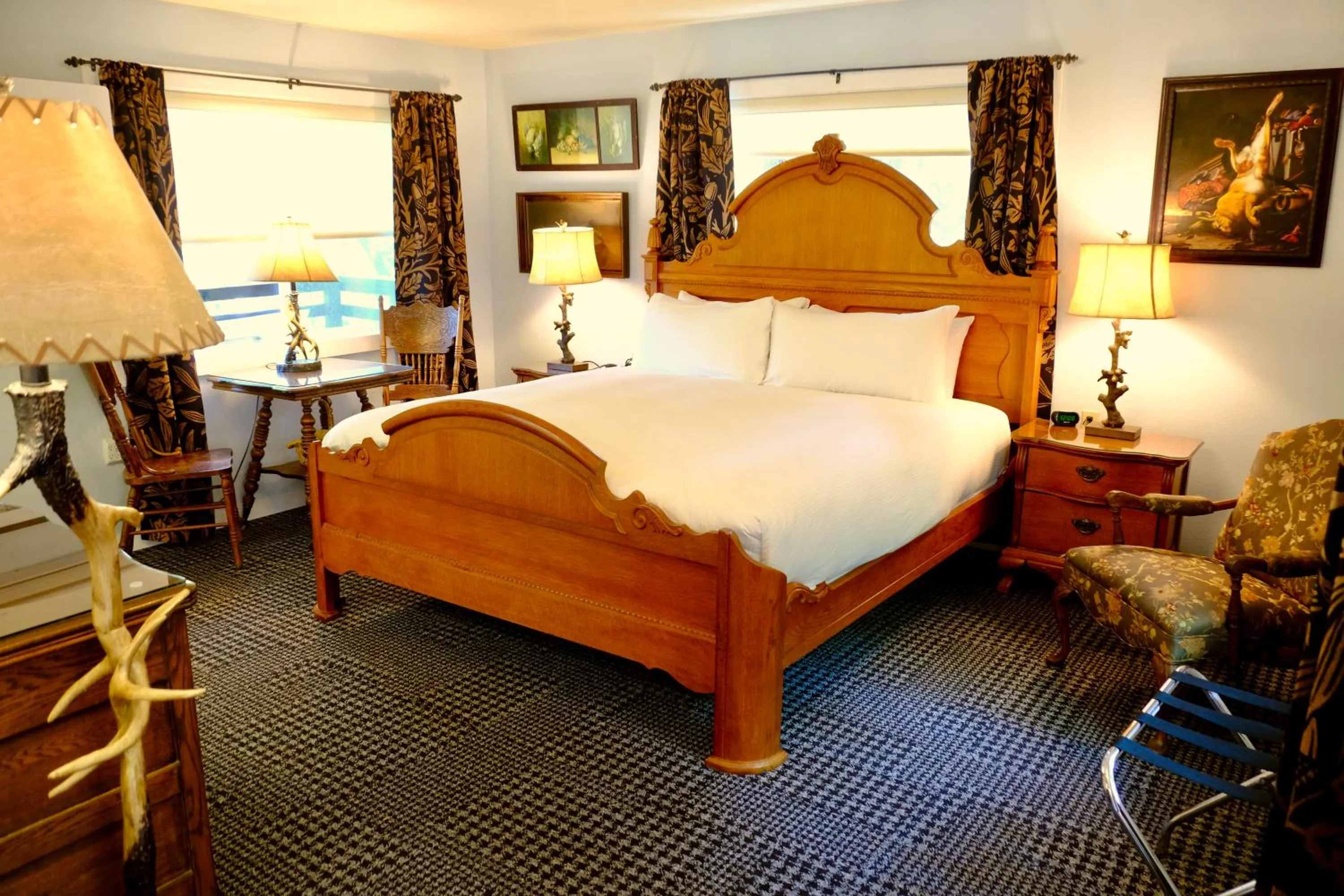 Bed in Yosemite Bug Rustic Mountain Resort