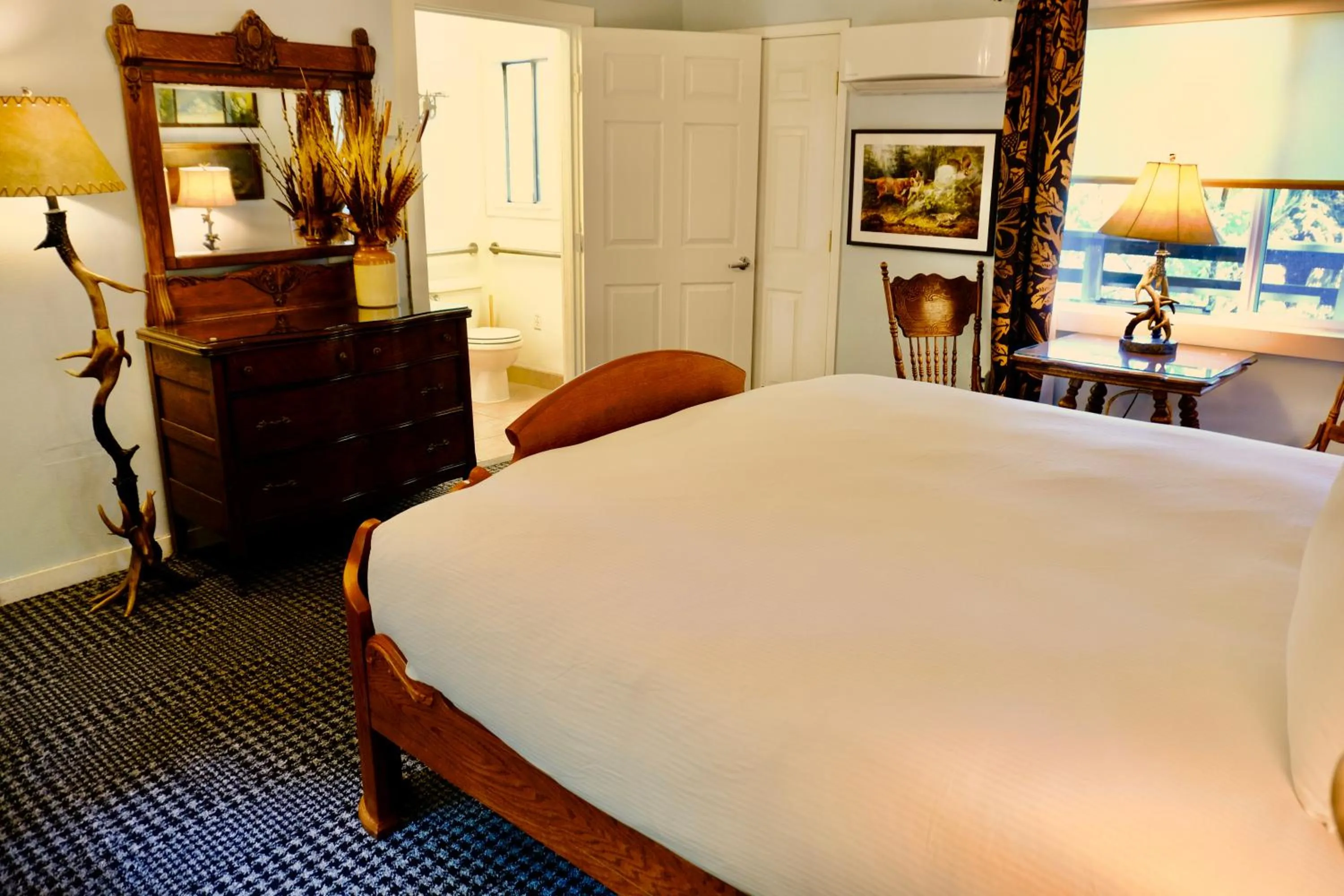 Bed in Yosemite Bug Rustic Mountain Resort