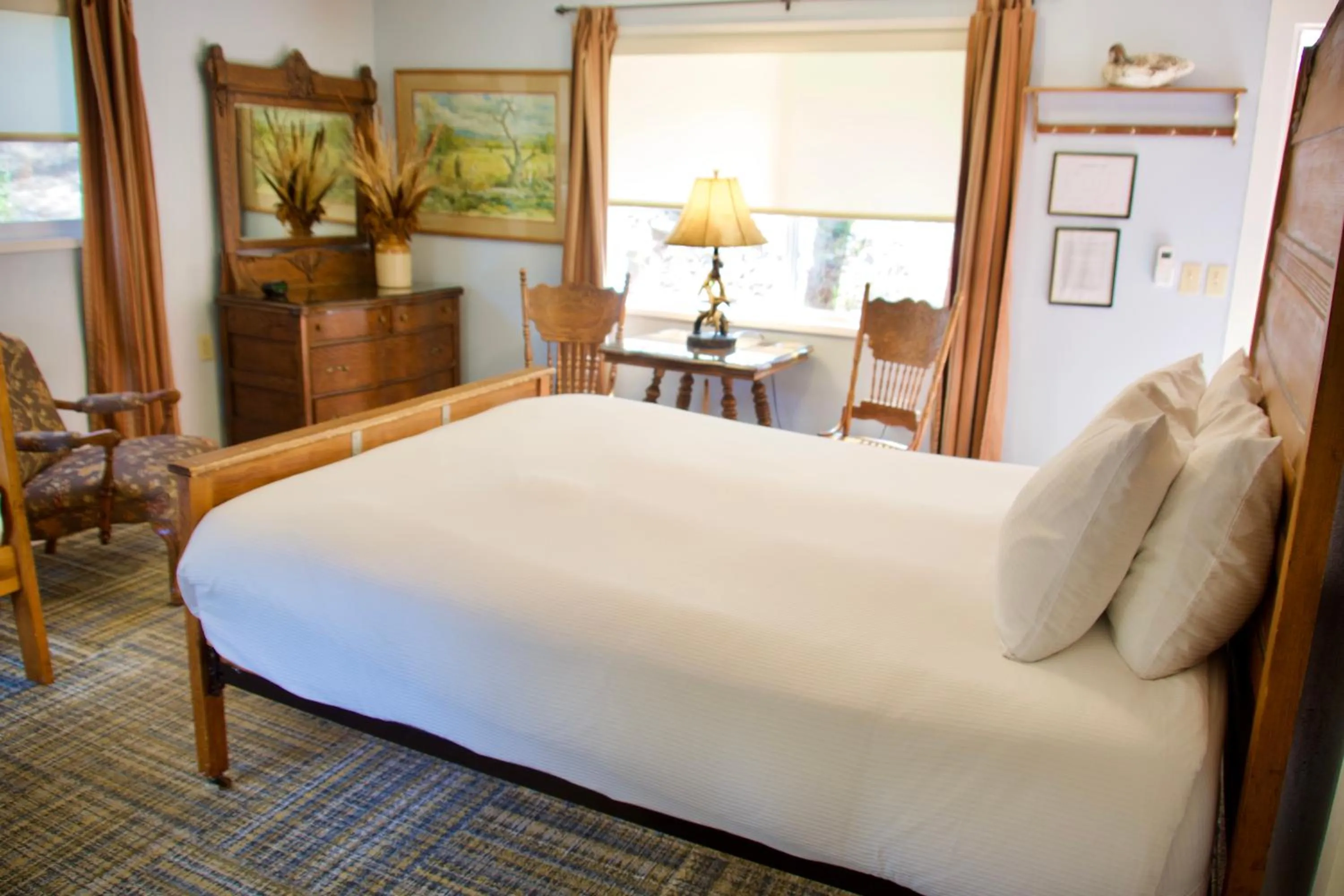 Bed in Yosemite Bug Rustic Mountain Resort