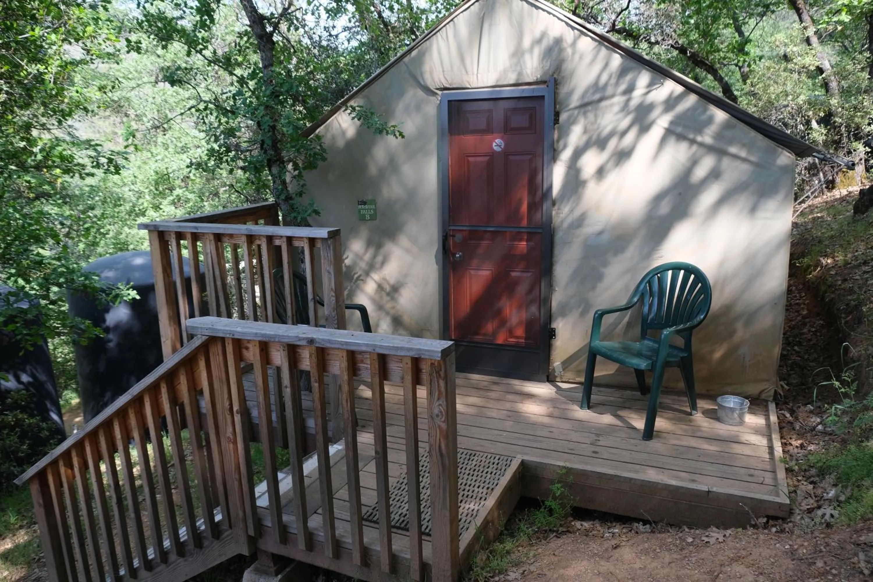 Yosemite Bug Rustic Mountain Resort