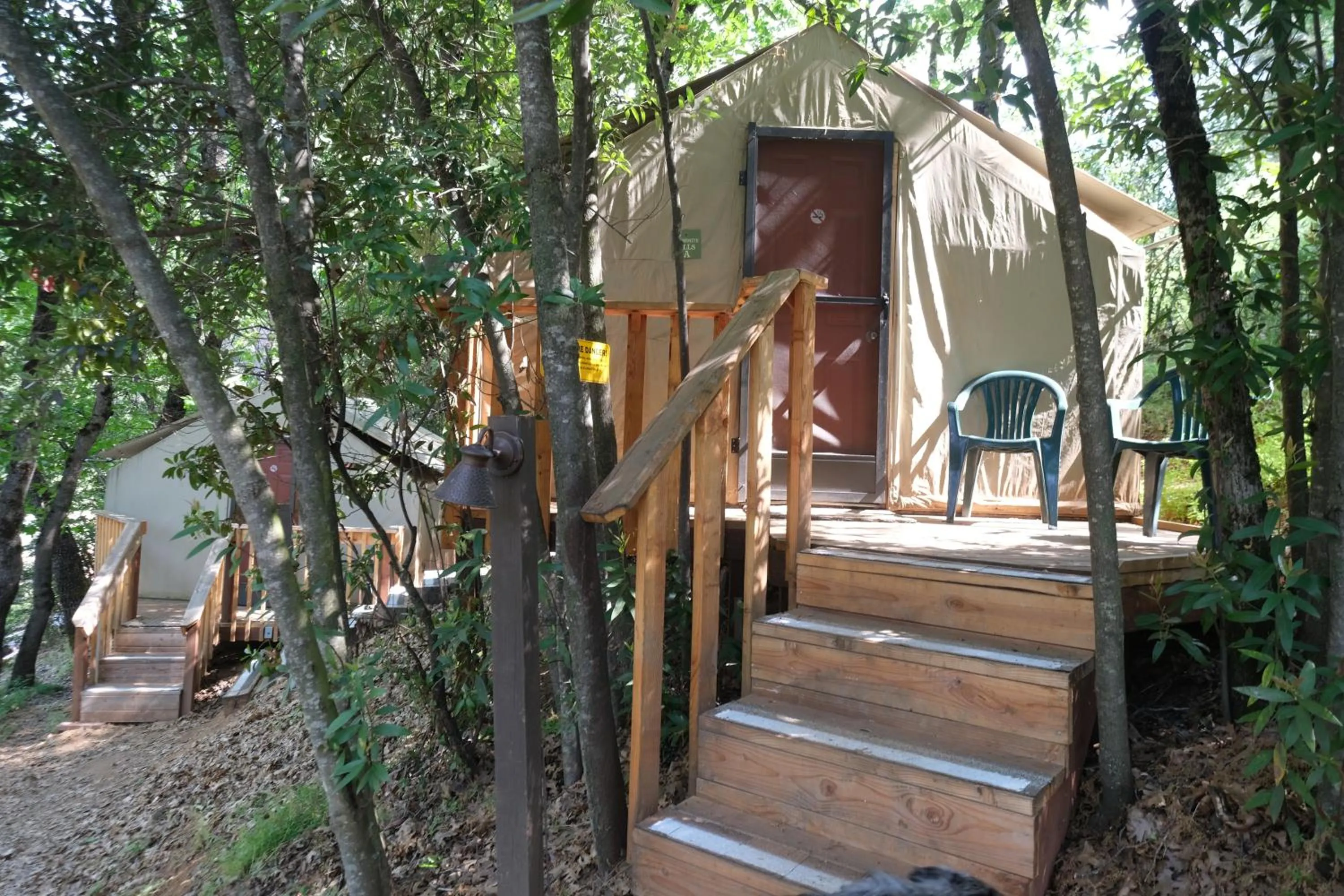 Yosemite Bug Rustic Mountain Resort