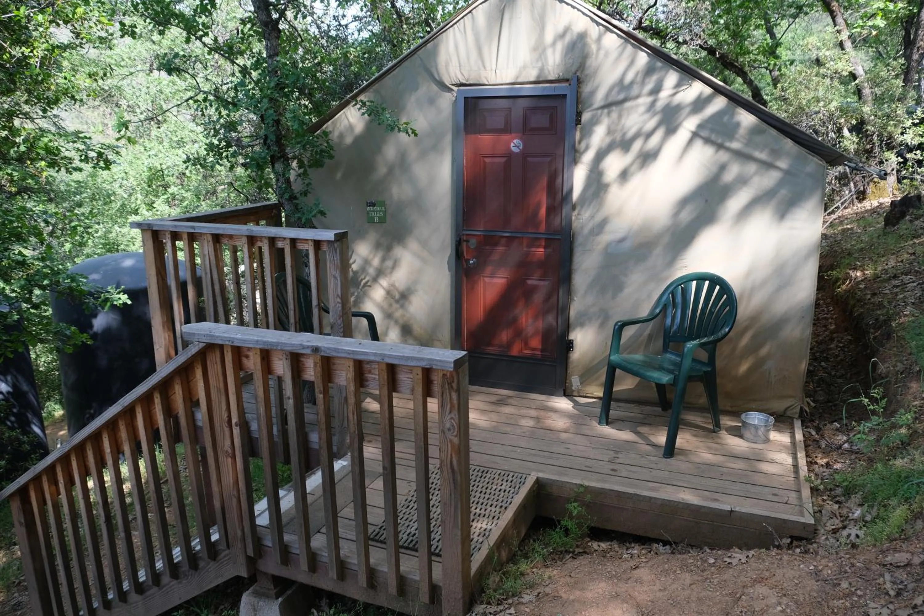 Yosemite Bug Rustic Mountain Resort