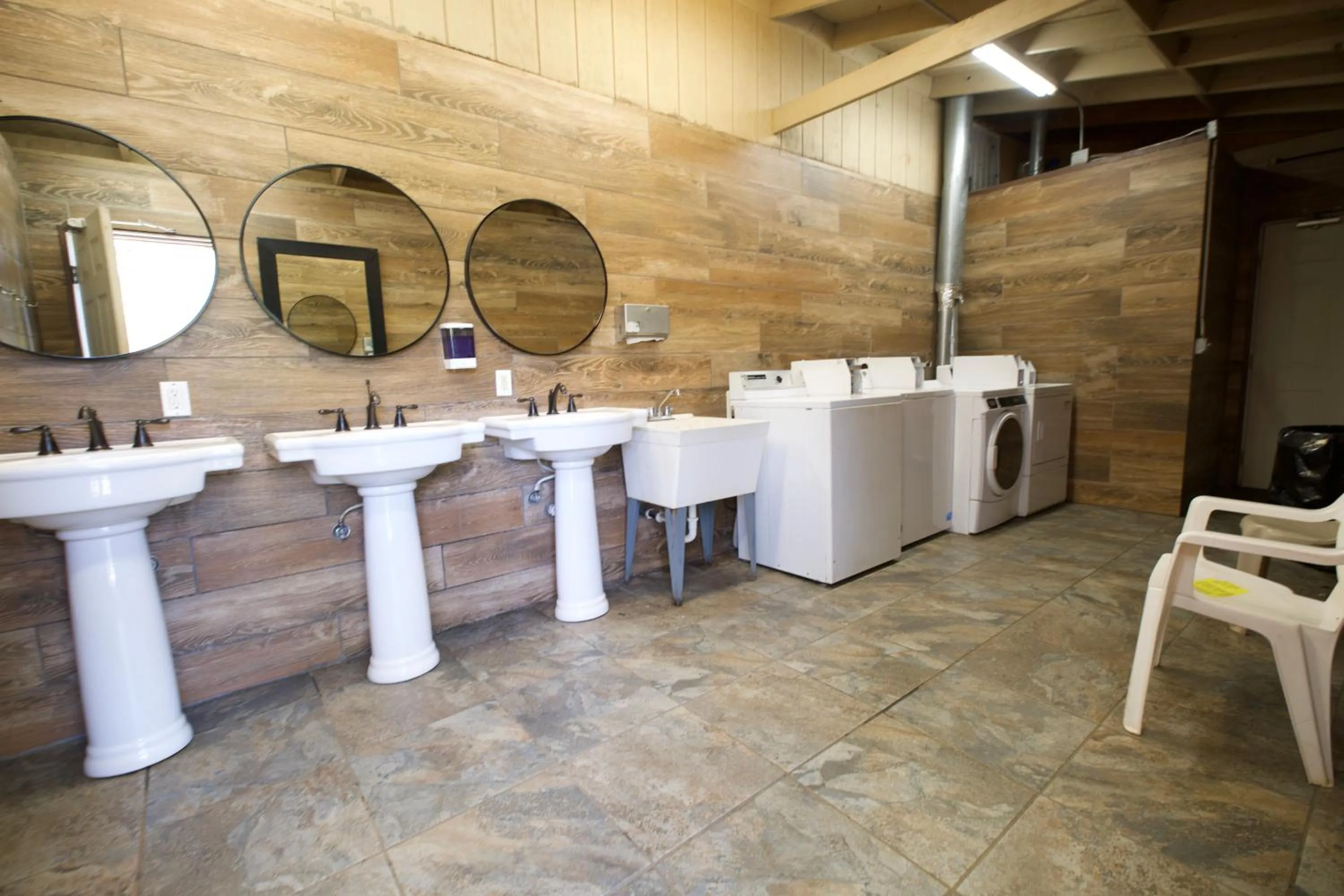 Yosemite Bug Rustic Mountain Resort