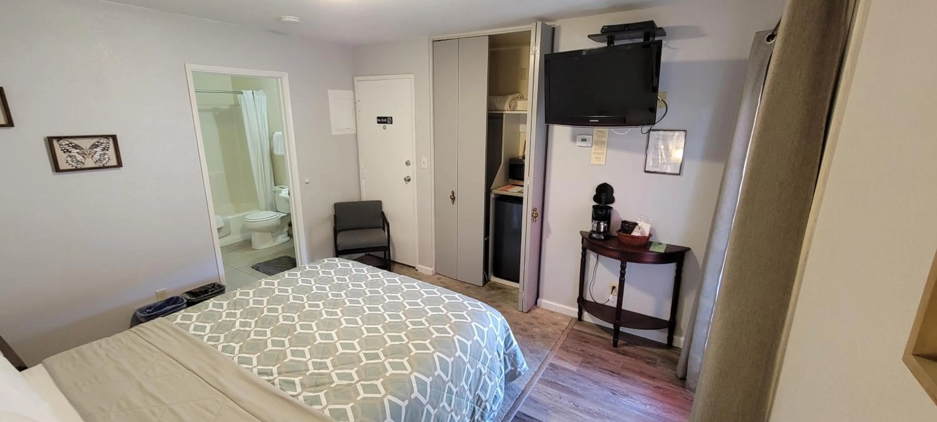 Bed in 5th Street Inn