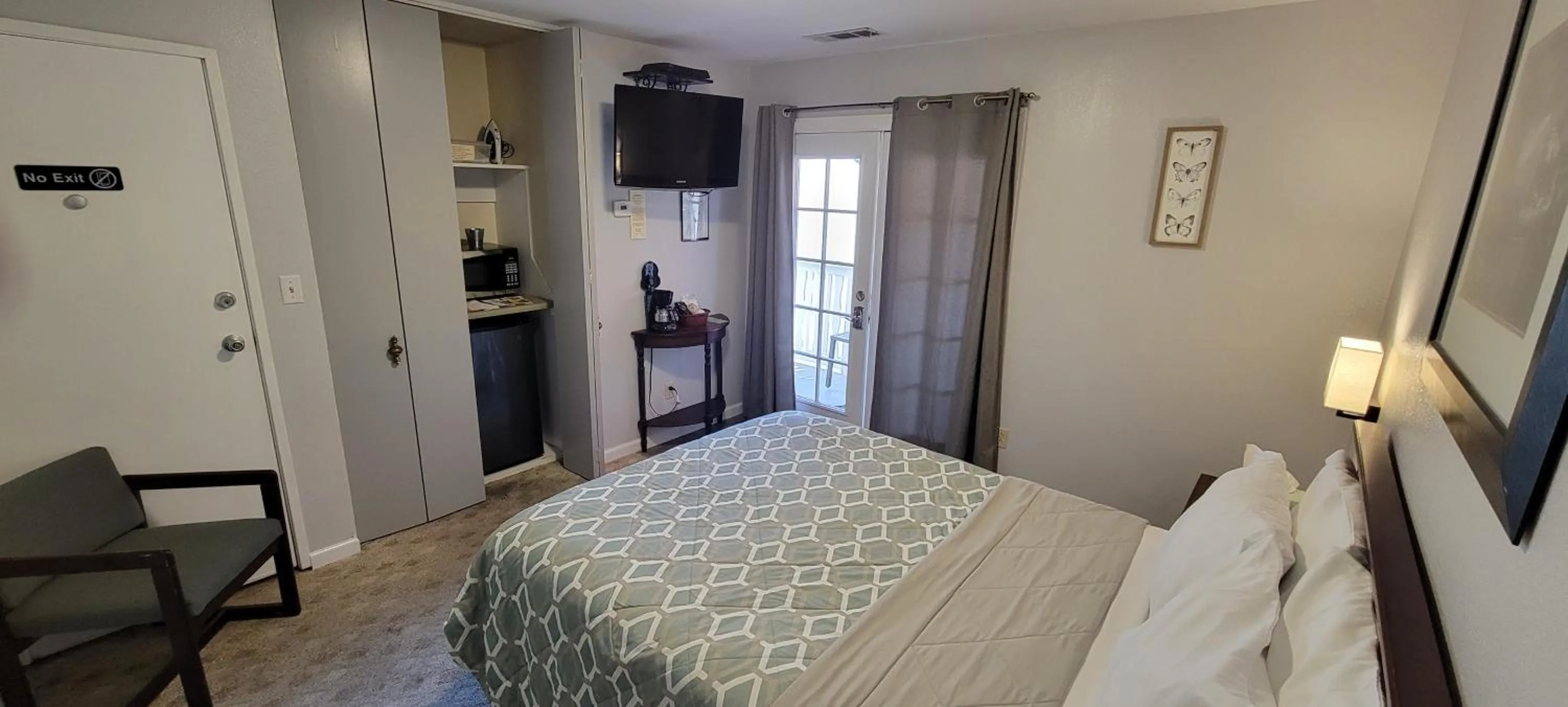 Bed in 5th Street Inn